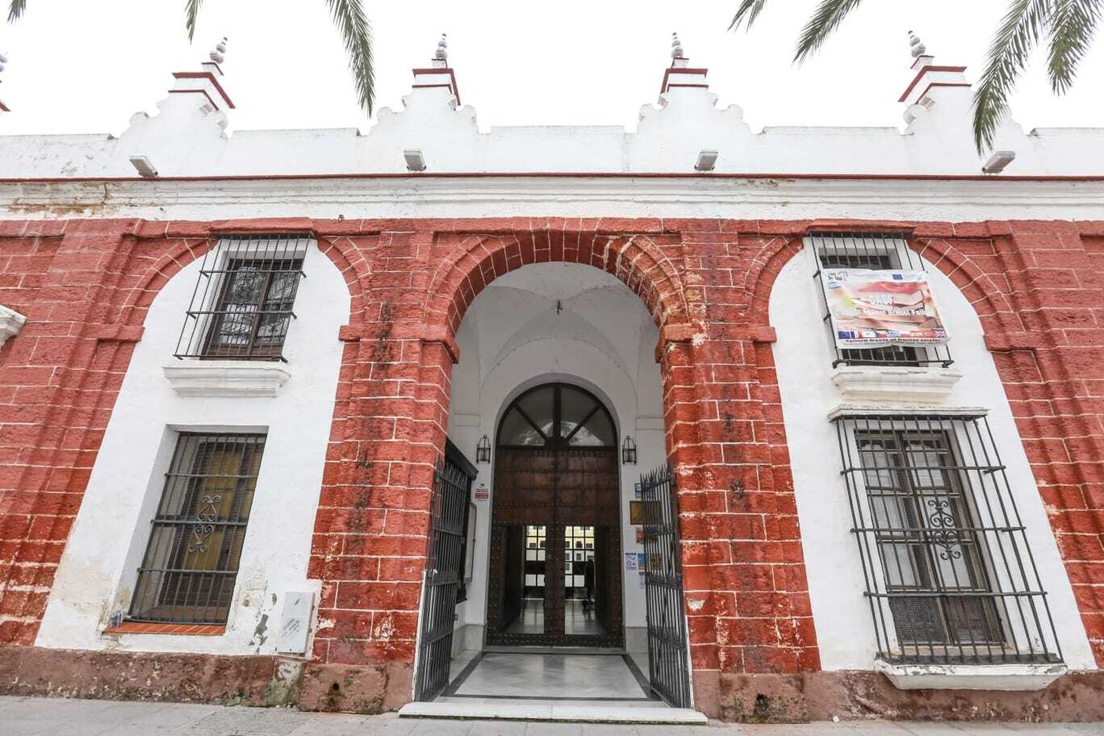 Acceso principal a la Escuela San José.