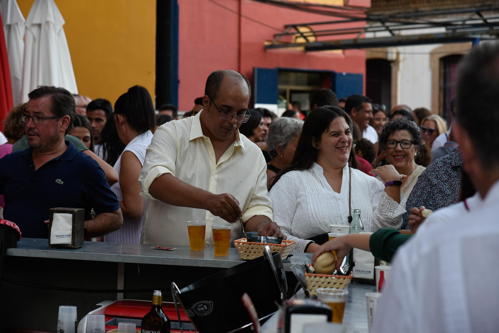 Colombinas 2022: Imágenes del ambiente en la plaza de toros en la novillada del martes