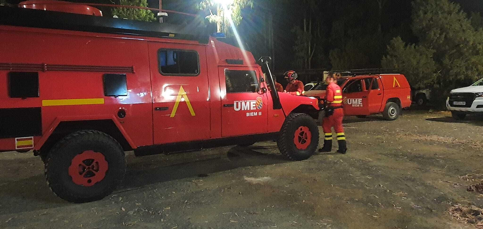 Efectivos del Ejército, este miércoles, en el lugar del incendio.