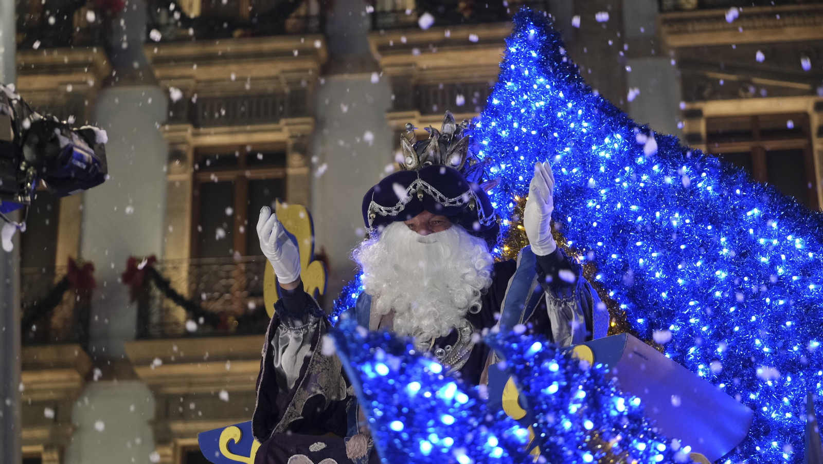 Imágenes de la Cabalgata de los Reyes Magos en Almería