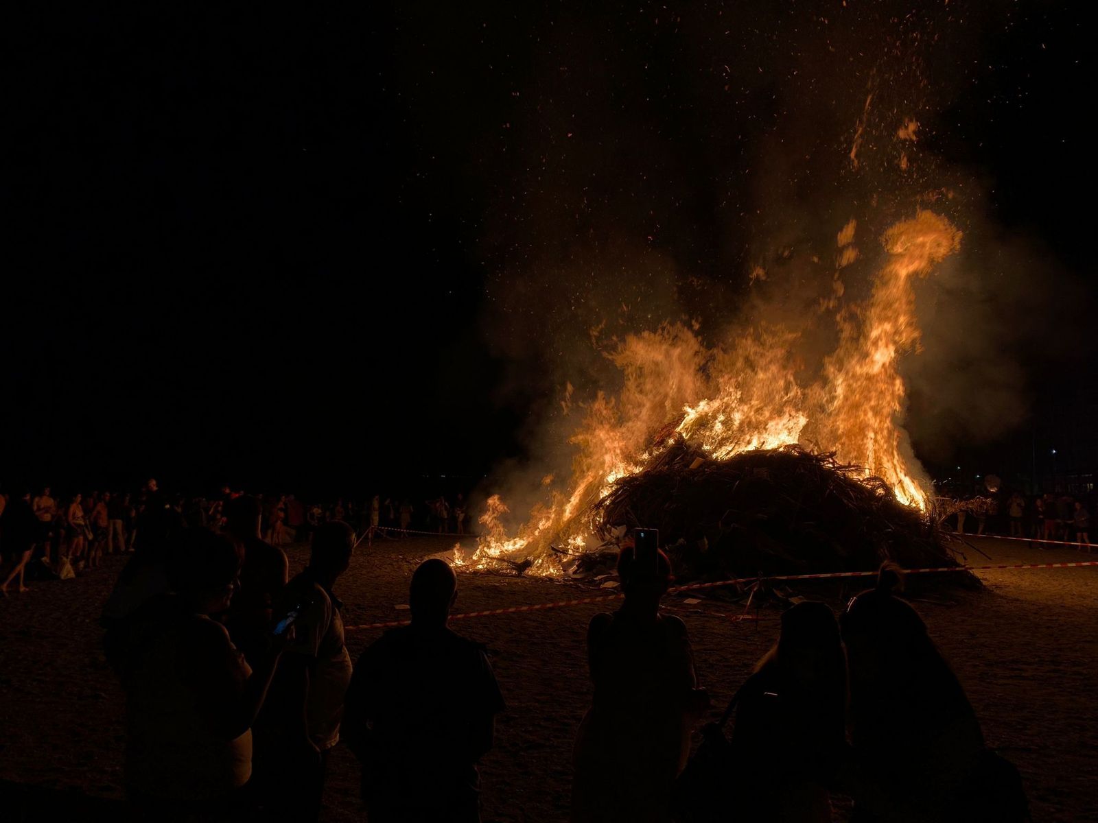 Así ha sido la noche de San Juan en la Costa, en imágenes