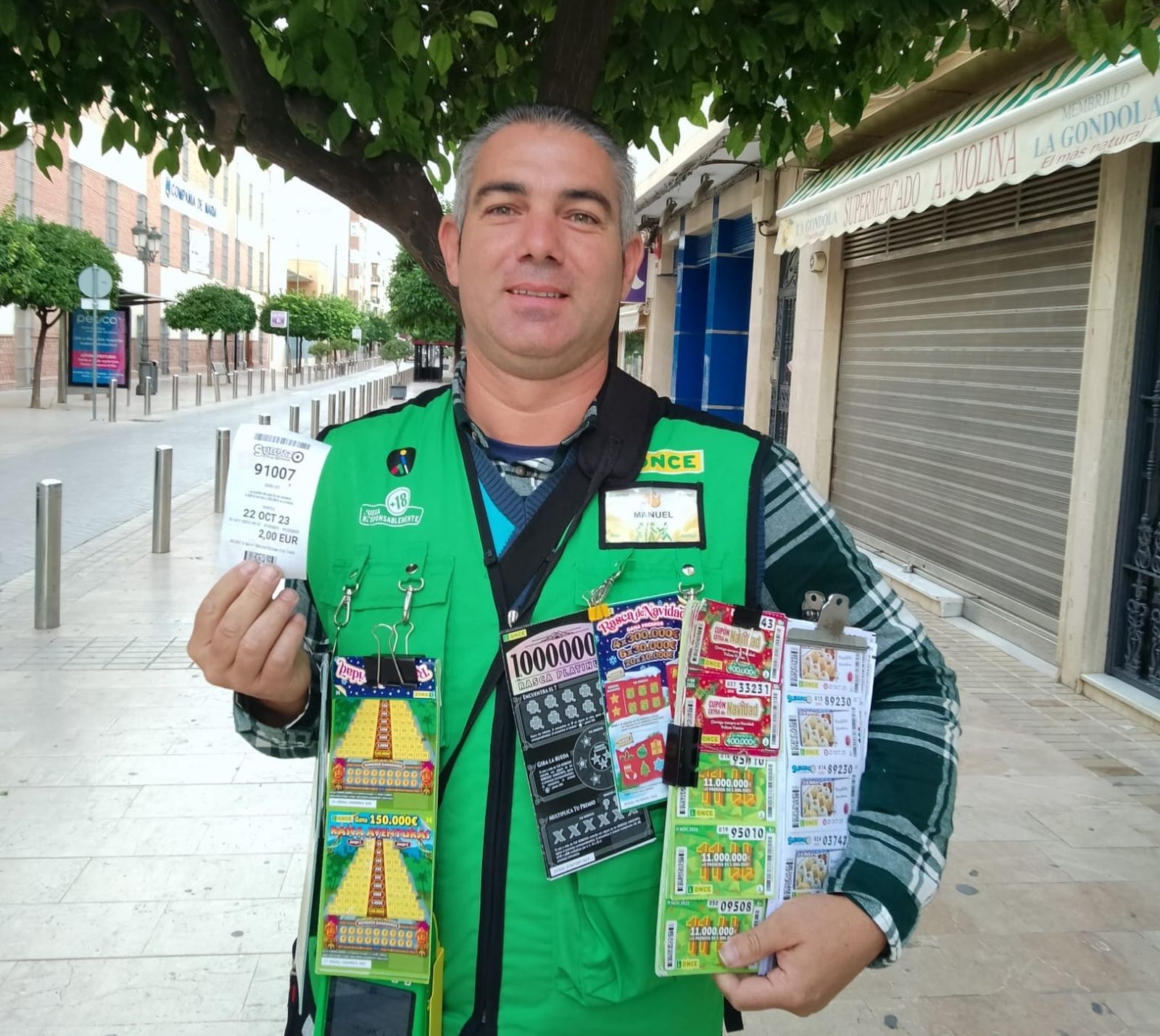 Manuel Romero vendió el cupón agraciado con este premio.