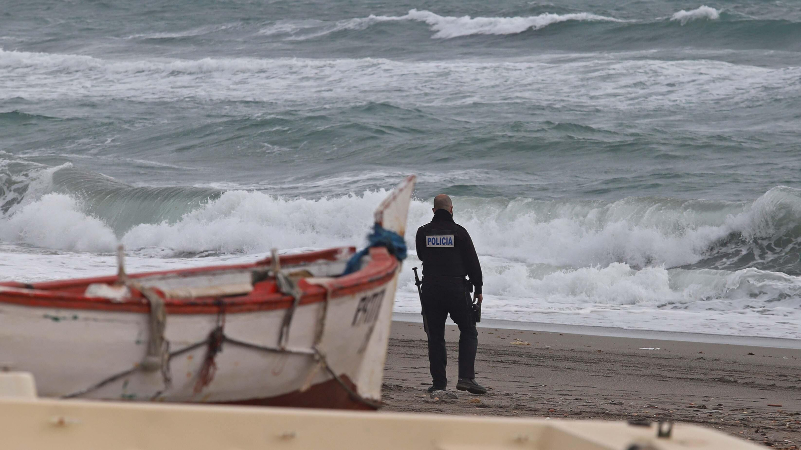 Busqueda de fardos de hachís en La Línea
