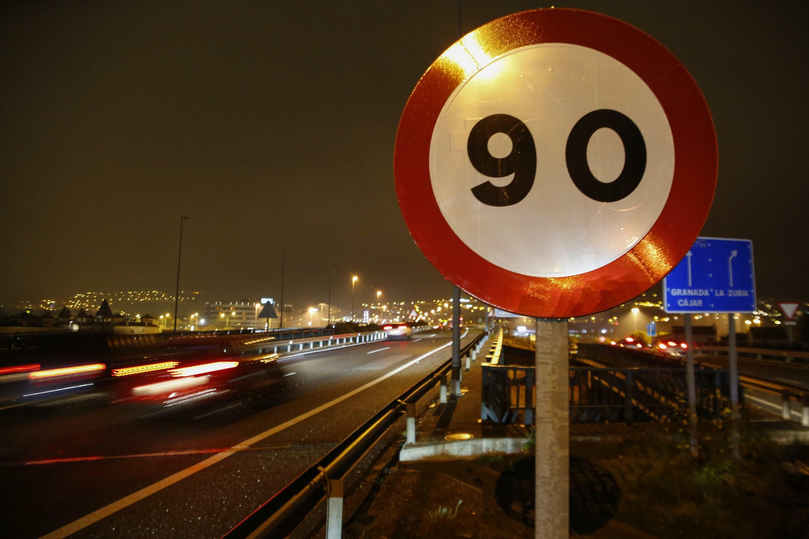 Nueva señalización: la Ronda Sur de Granada ya es' territorio 90' Nueva señalización: la Ronda Sur de Granada ya es' territorio 90'