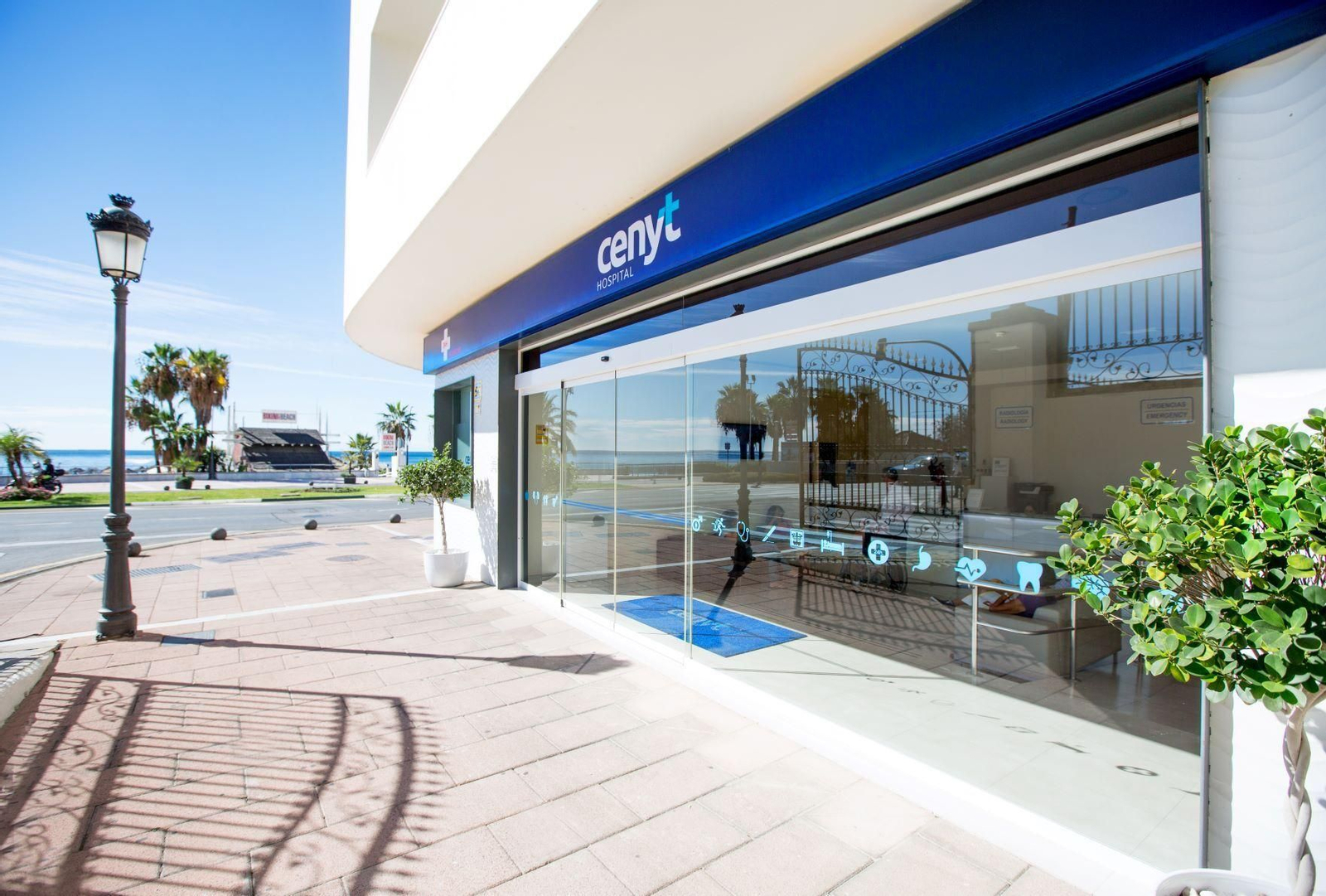 Vithas crece con la adquisición del Hospital Cenyt de Estepona.