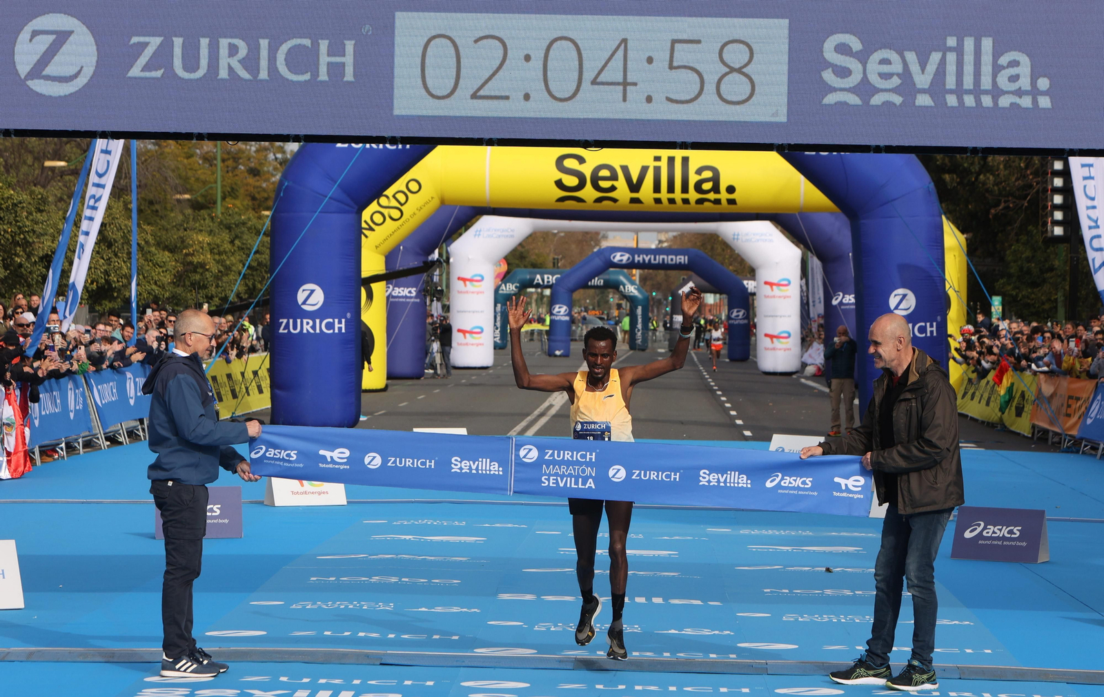 Las fotos de los ganadores del Zurich Maratón de Sevilla