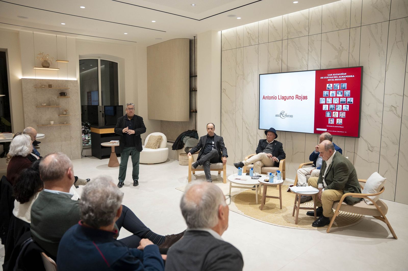 Un siglo de política local: Antonio Llaguno presenta en Almería su libro sobre las alcaldías de Cuevas del Almanzora