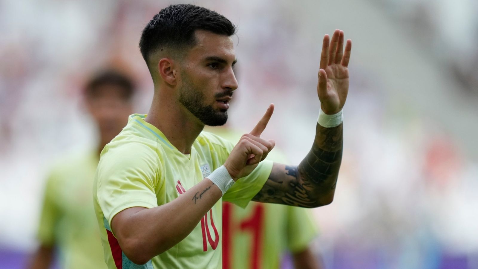 Álex Baena celebra su primer gol en esta cita olímpica contra República Dominicana.