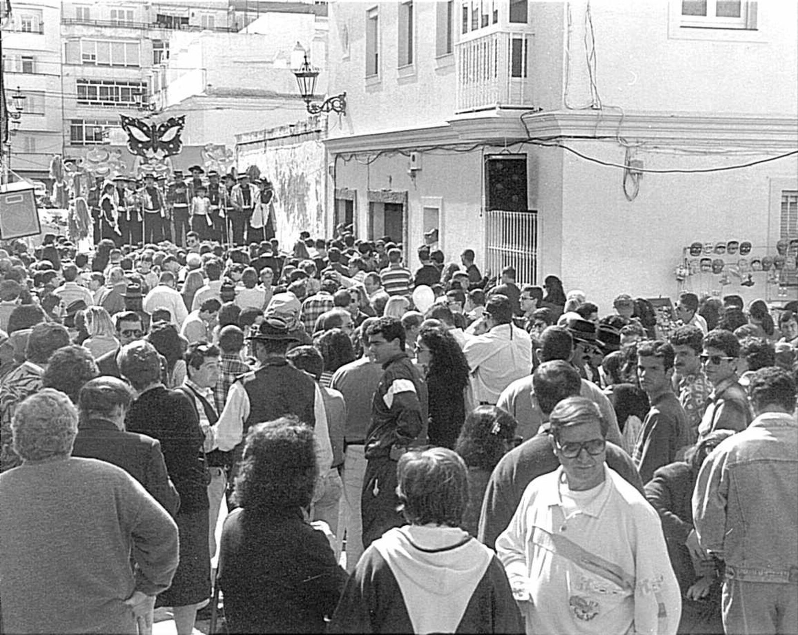 Una actuación en la peña Los Catavinos en 1996