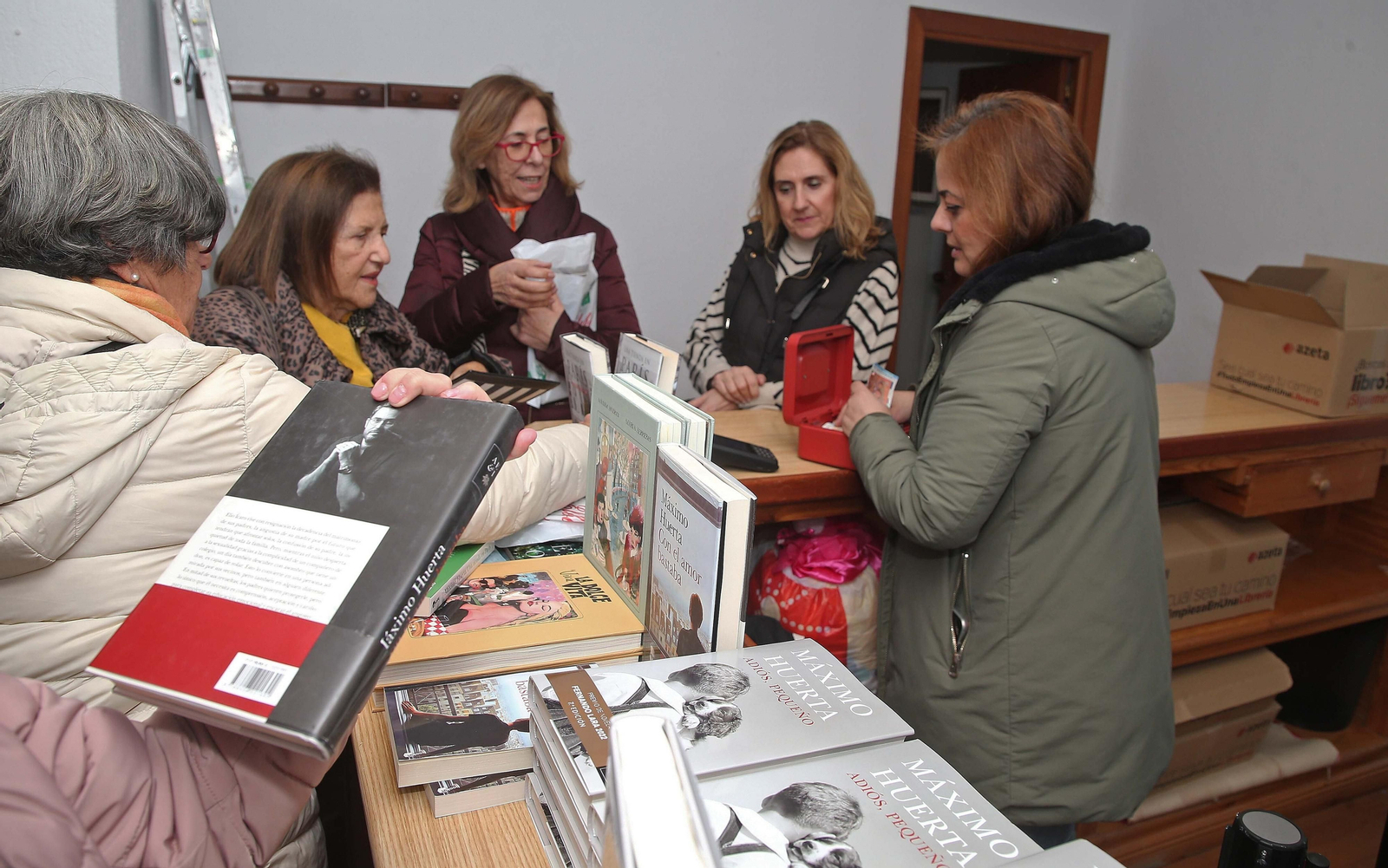Fotos de Máximo Huertas  en los encuentros literarios del Aula de Literatura José Cadalso de San Roque.