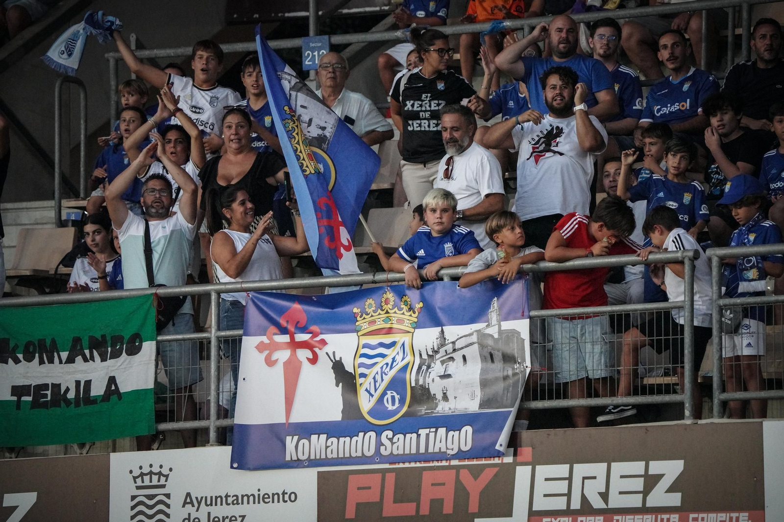 Búscate en el del partido del Xerez CD - UCAM