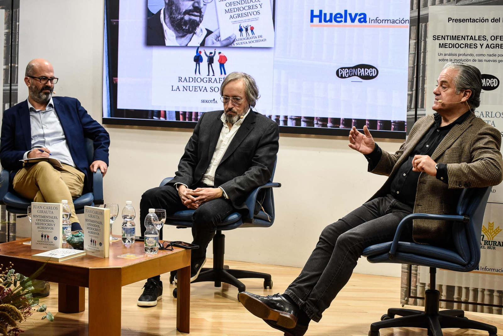 Imágenes de la presentación del libro de Juan Carlos Girauta  "Sentimentales, ofendidos, mediocres y agresivos"