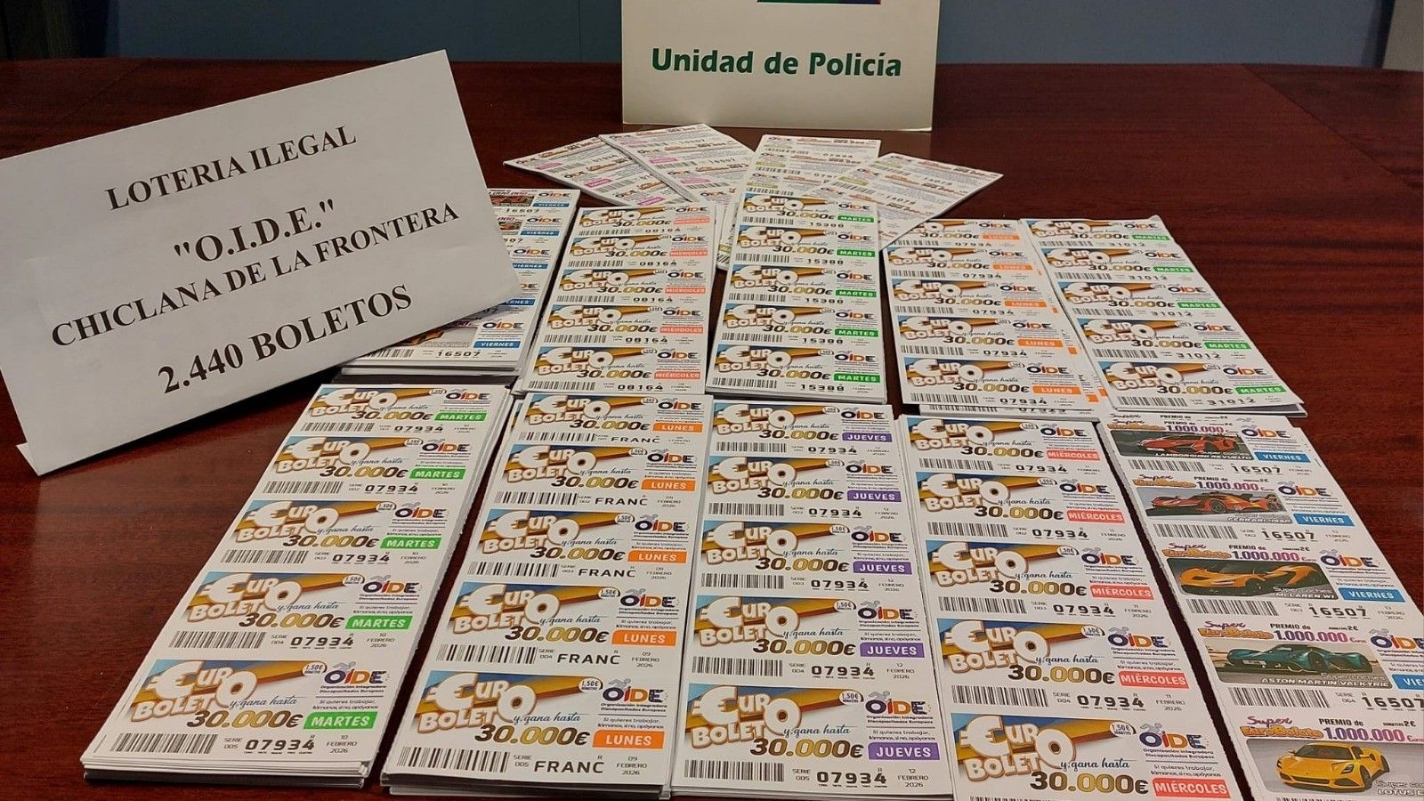 Boletos ilegales incautados en la operación policial llevada a cabo en Chiclana