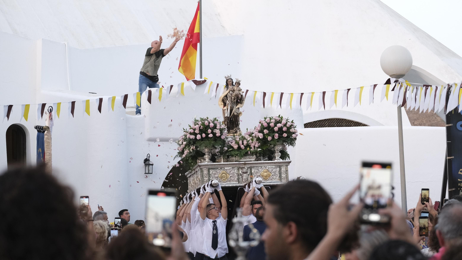 Procesión terrestre de la Virgen del Carmen en Aguadulce