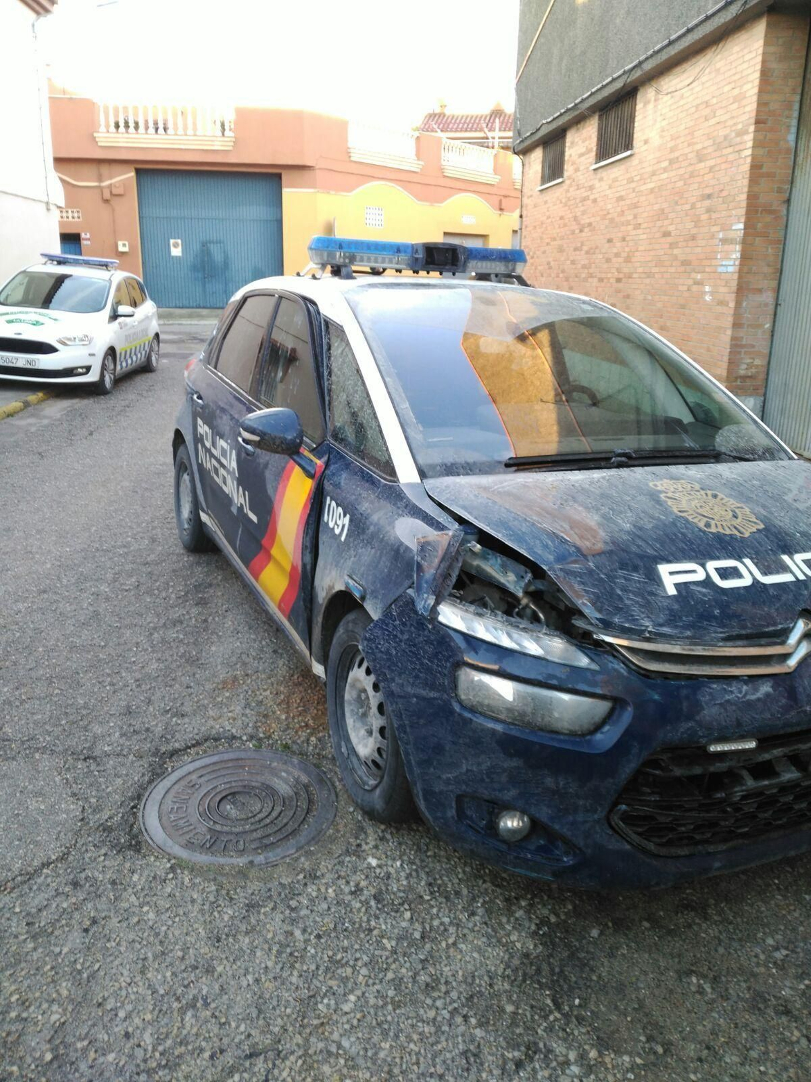 Un 'zeta' de la Policía Nacional, embestido por un narco.