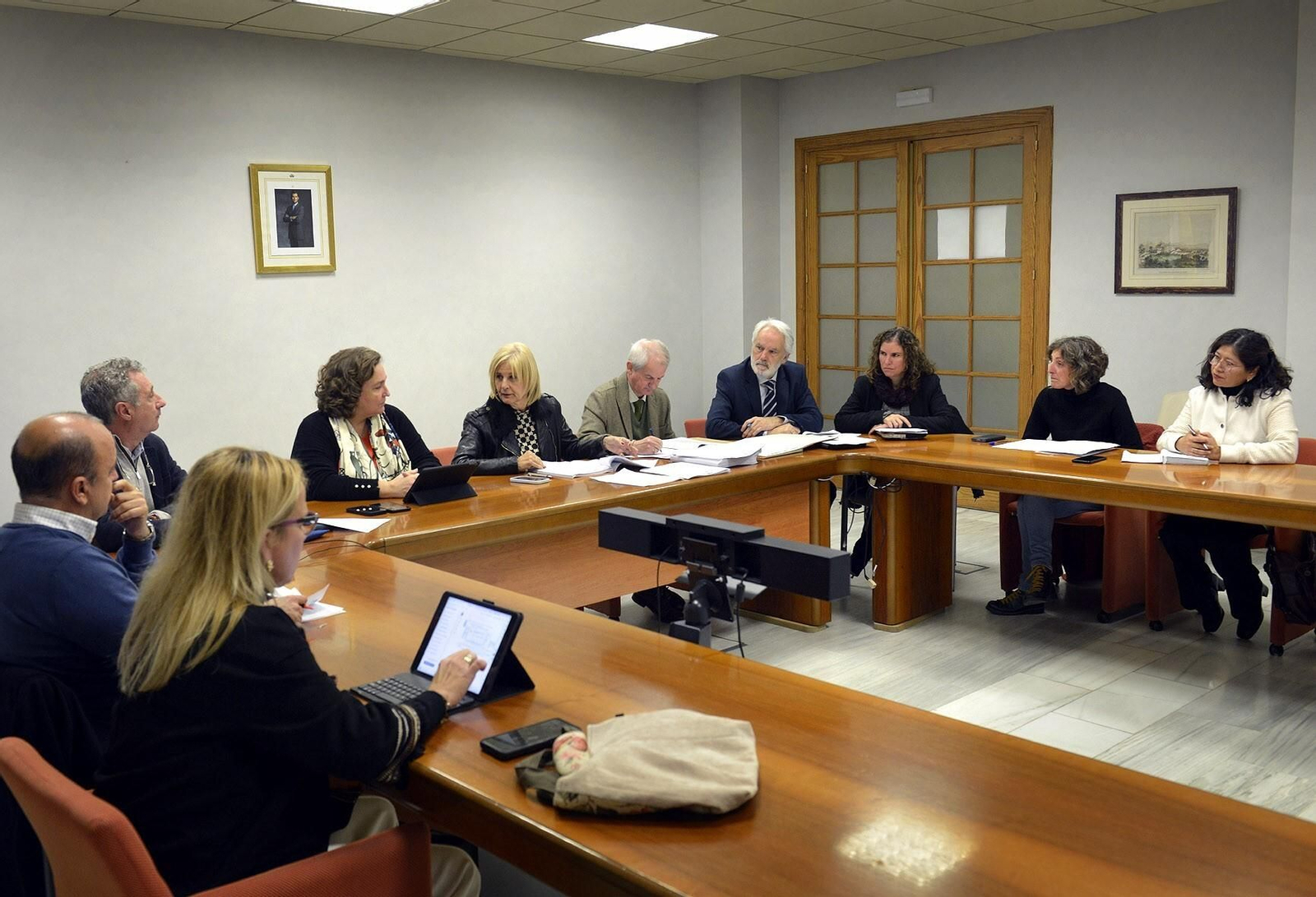 Celebración de la reunión del Consejo de Administración de la Empresa Municipal de la Vivienda, Emuvijesa, presidido por la alcaldesa, María José García-Pelayo.