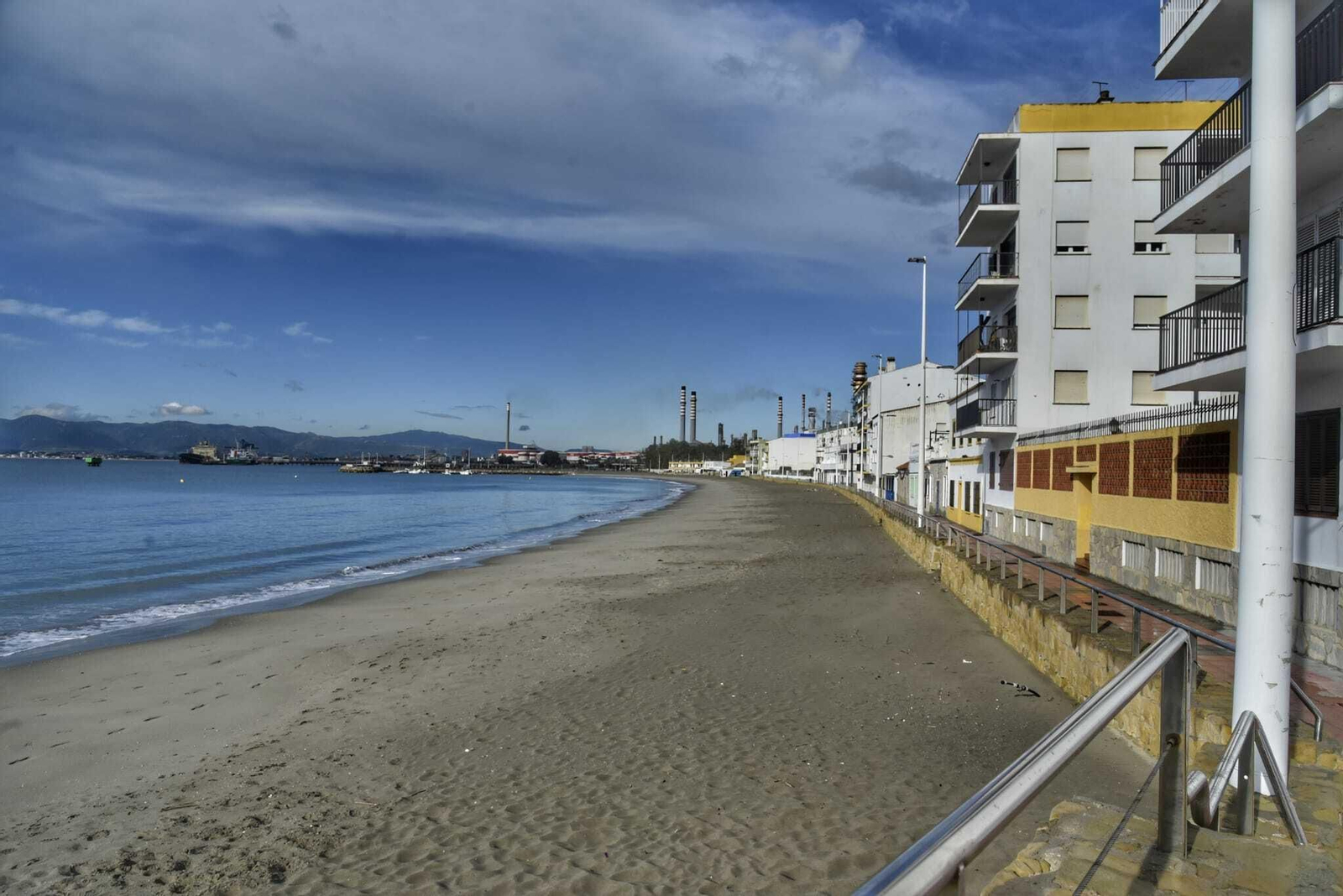La playa de Puente Mayorga, en San Roque, fue el escenario de los hechos.
