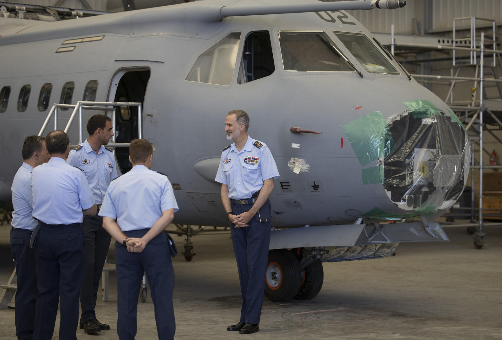 Las fotos de la visita de Felipe VI a la Maestranza Aérea de Sevilla