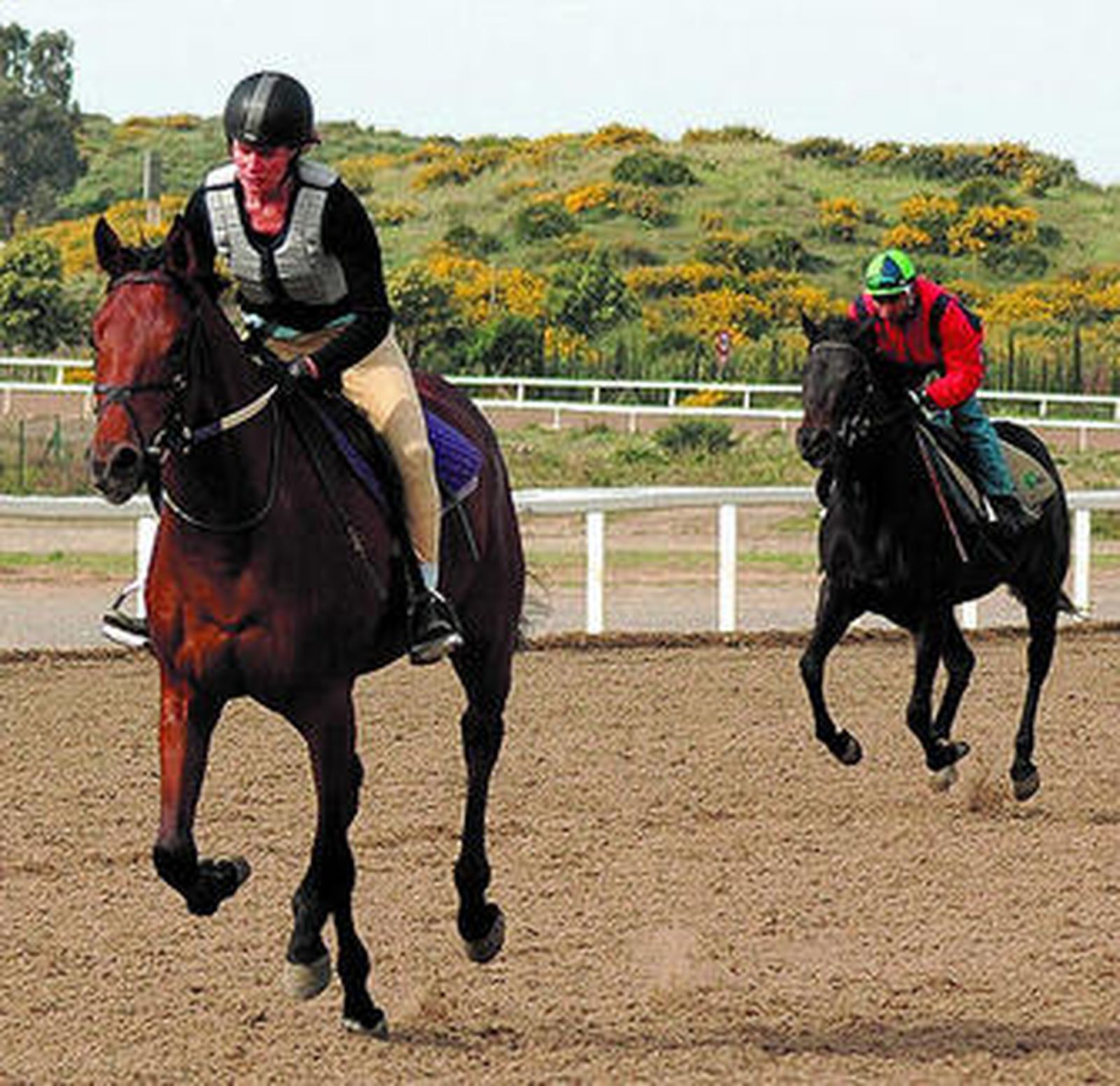 La alcaldesa junto al intendente jefe de la Policía Local.