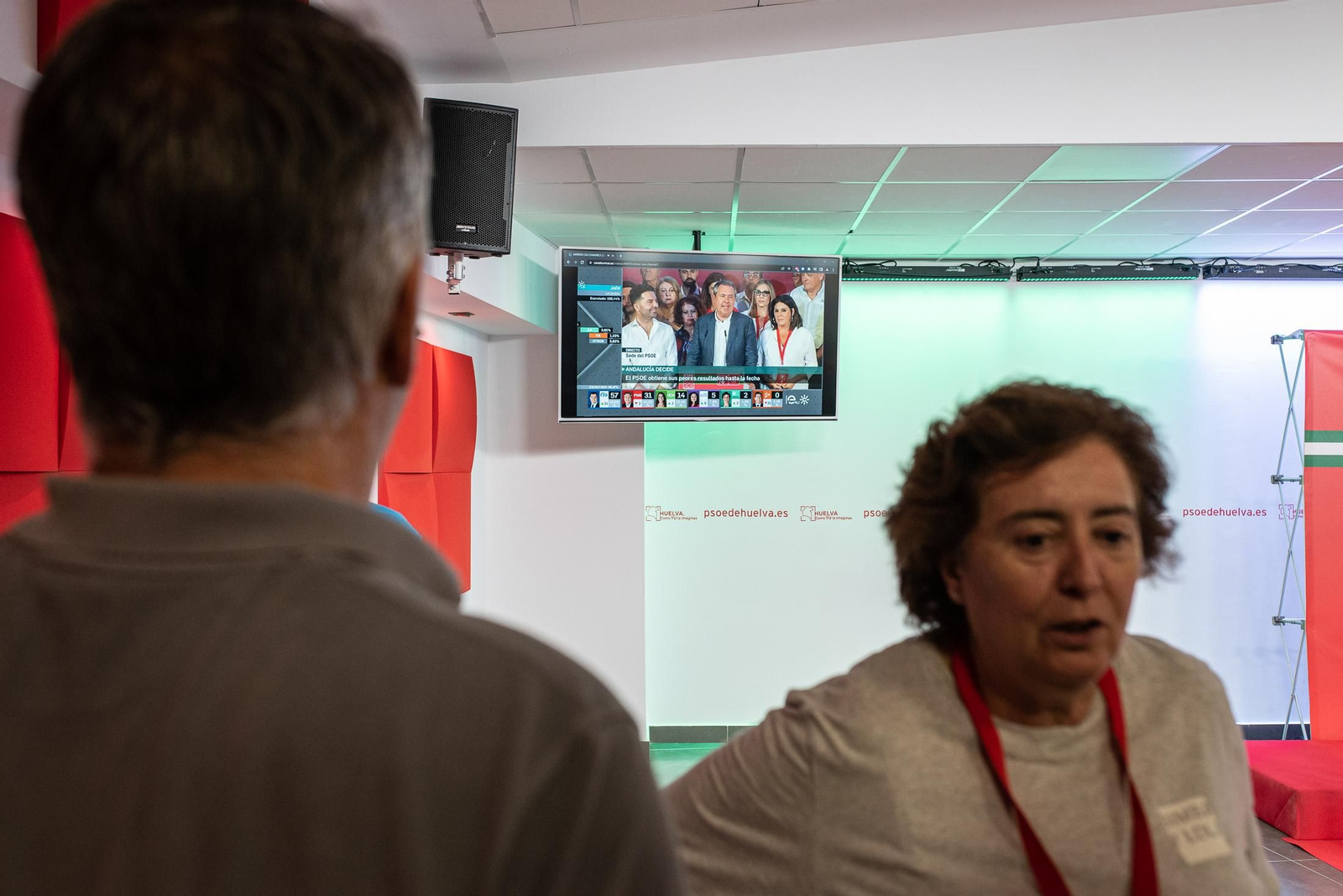 Imágenes: Así se ha vivido la noche electoral en la sede del PSOE en Huelva