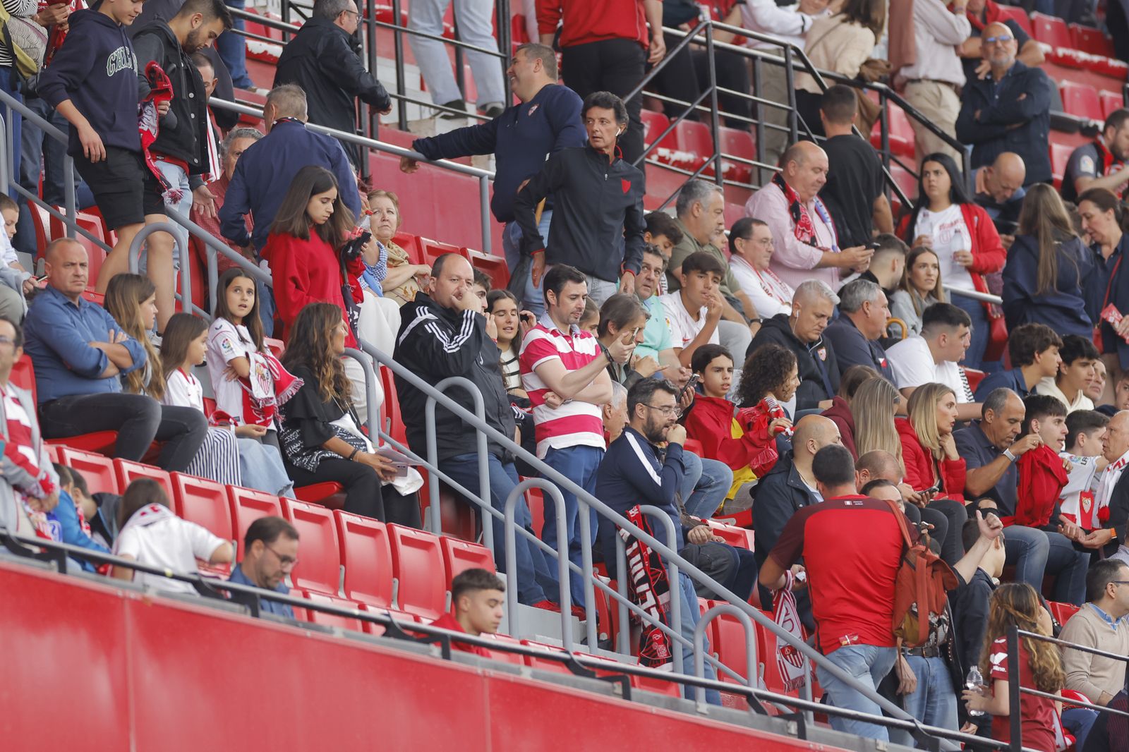 Búscate en las fotos del Sevilla-Madrid