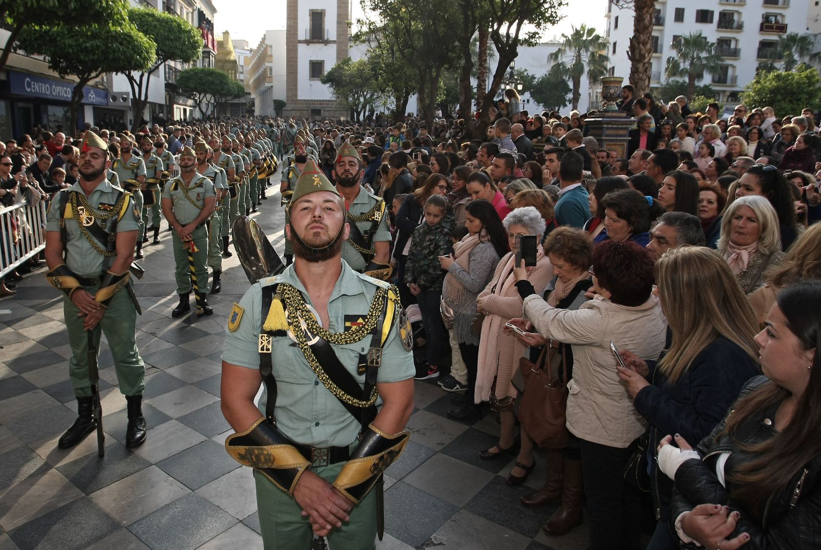 Imágenes del Lunes Santo en la comarca