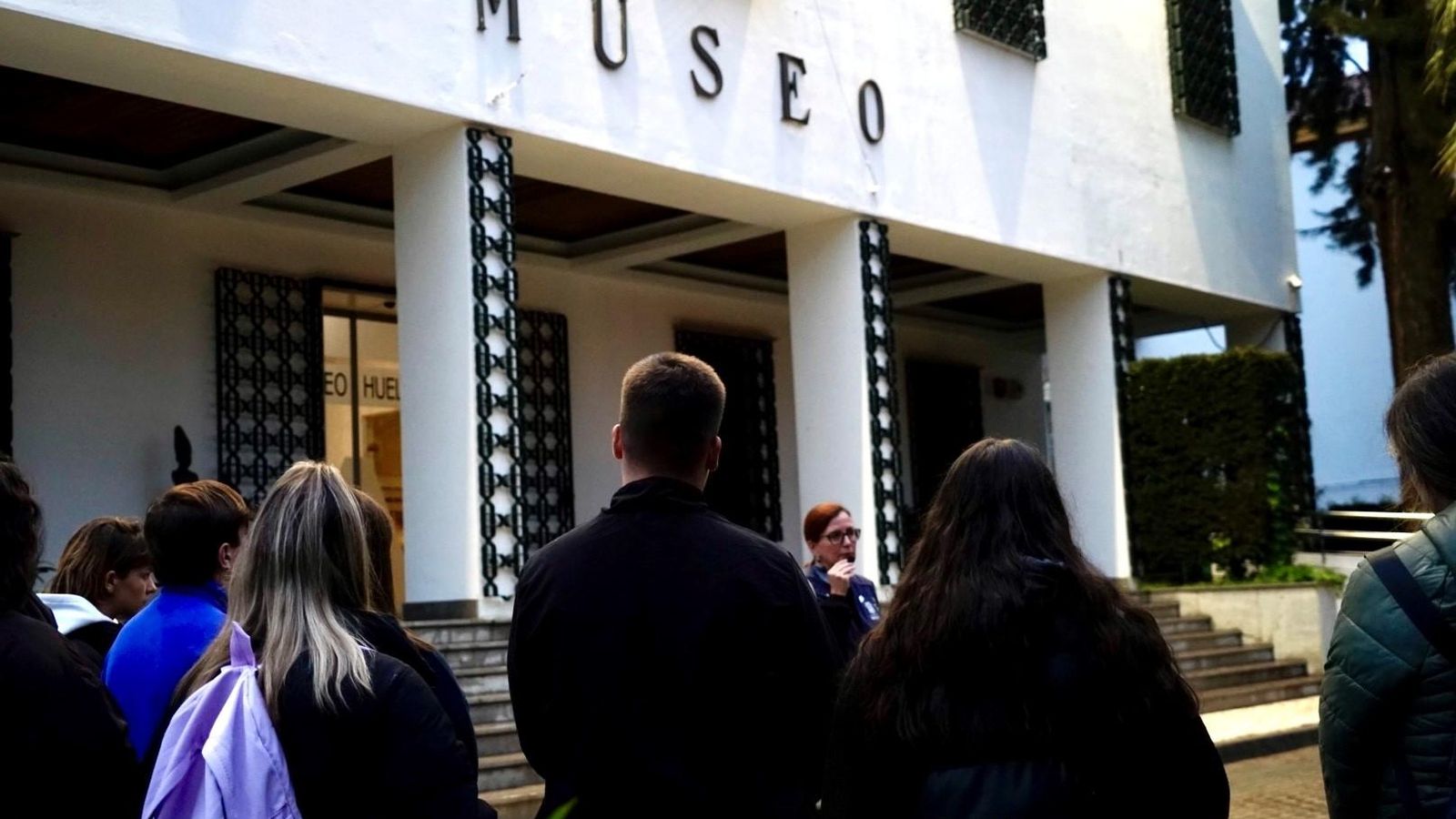 Parada de la ruta en el Museo de Huelva.
