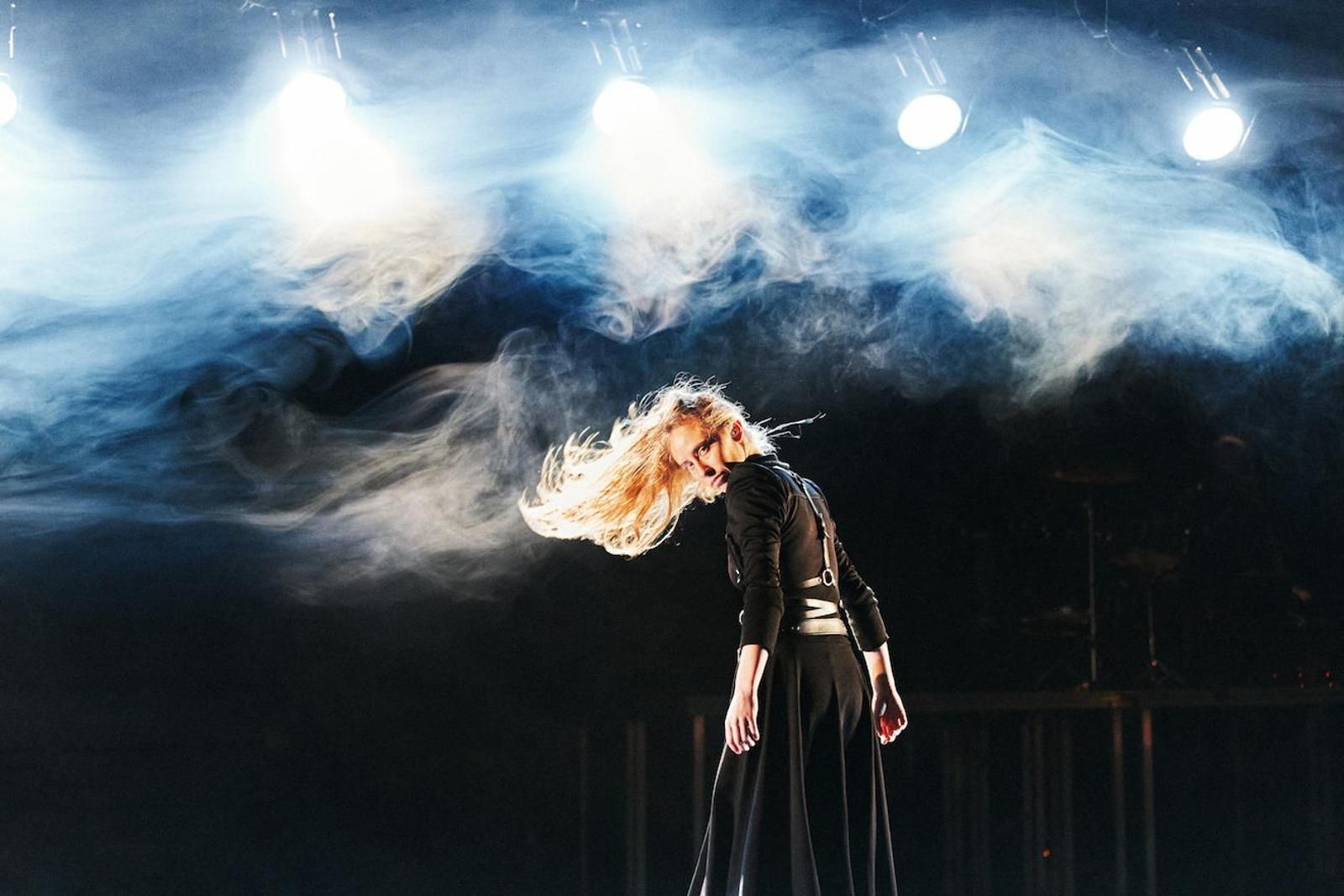 Luna Sánchez en una escena de 'Luz sobre las cosas'.