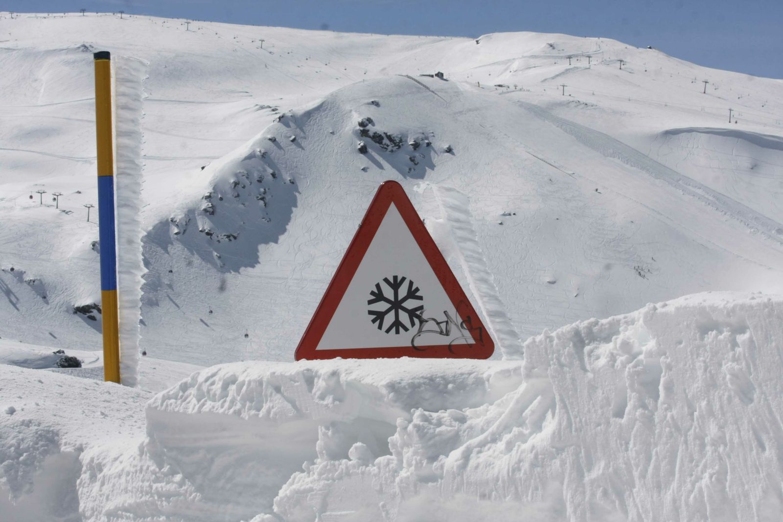 Un plan de choque en la Hoya de la Mora, en Sierra Nevada, para evitar atascos