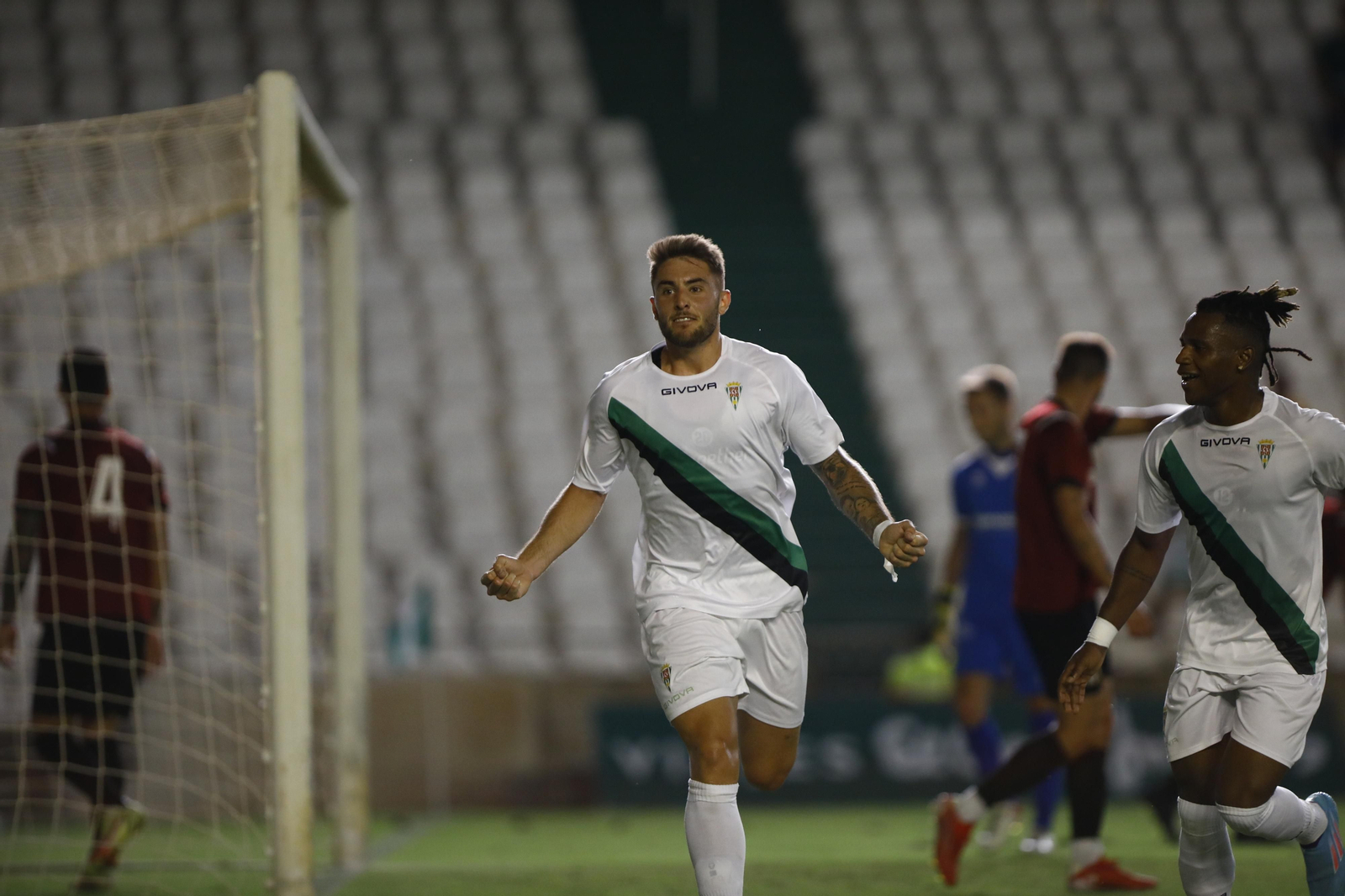 Las imágenes de la victoria del Córdoba CF ante el Mérida