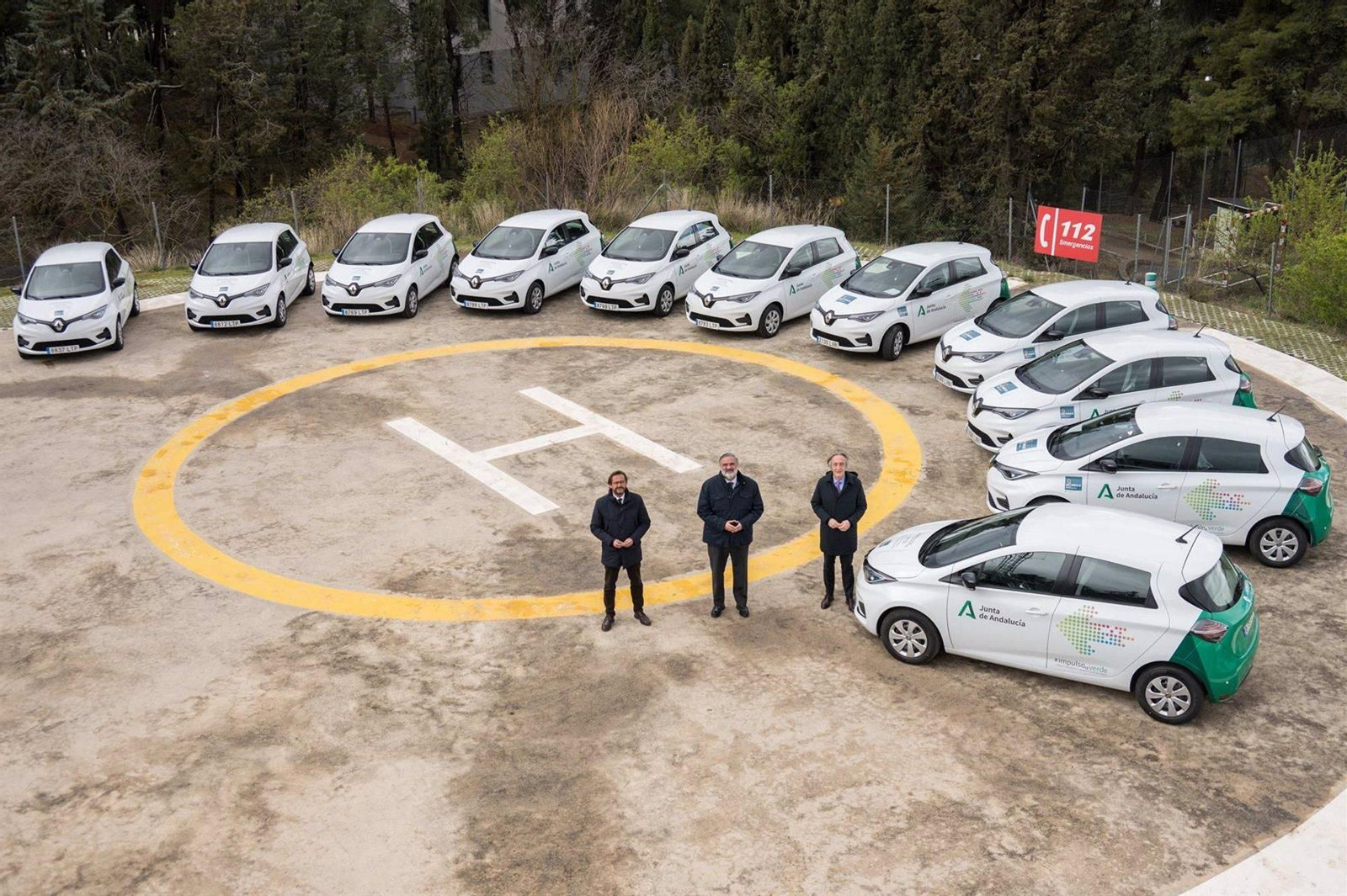 Nuevos coches eléctricos para el servicio de Emergencias 112 en Granada Nuevos coches eléctricos para el servicio de Emergencias 112 en Granada