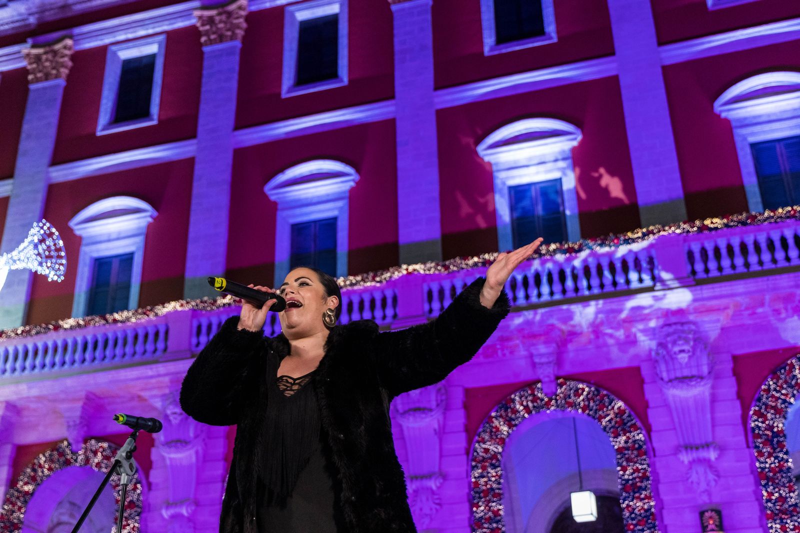 Doble sesión de zambombas navideñas en la plaza del Rey de San Fernando