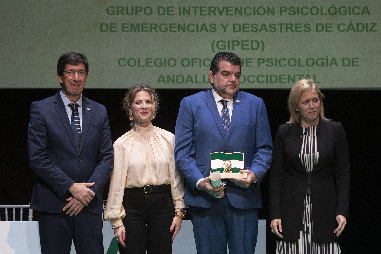 Imágenes de la entrega de las Banderas de Andalucía en la provincia