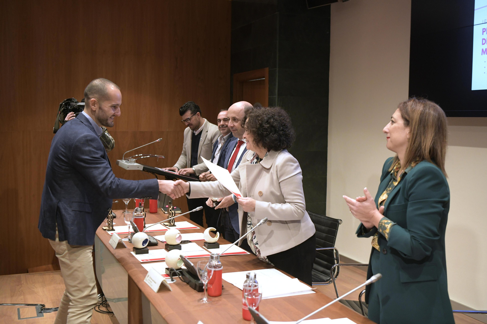 Entrega de la primera edición de los premios a los mejores trabajos fin de grado, fin de máster y tesis doctorales del ámbito de la igualdad y la inclusión en la UGR en imágenes
