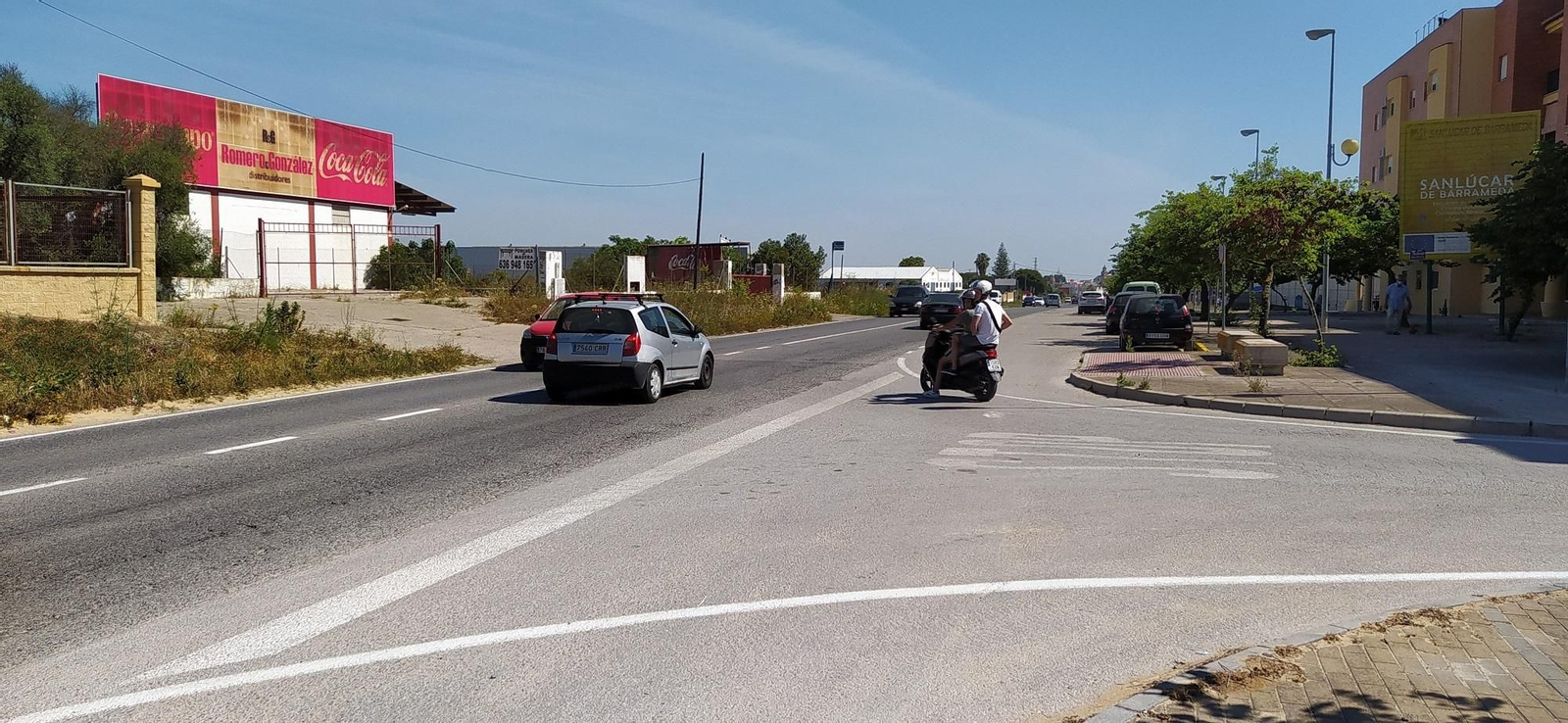 El tramo del acceso de Sanlúcar por la carretera de Chipiona tiene más de un kilómetro de longitud.