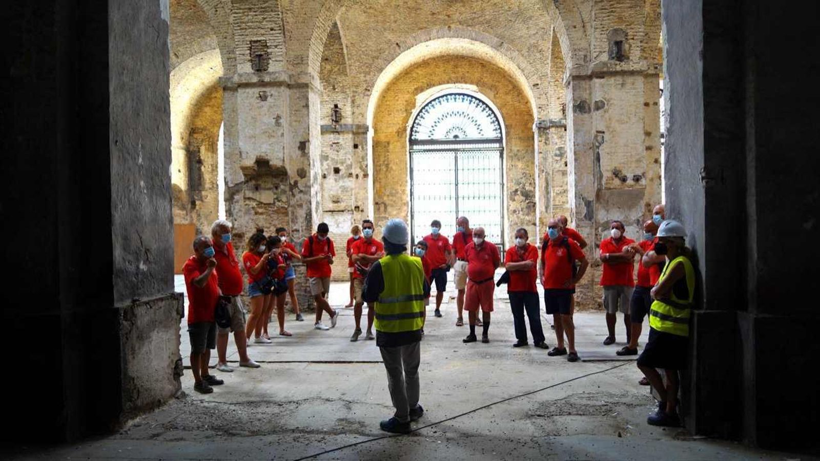 Visita de la tripulación a la Fábrica de Artillería.