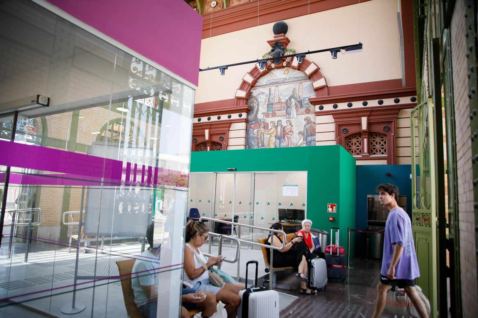 La apertura de la antigua estación de RENFE de Almería, en imágenes