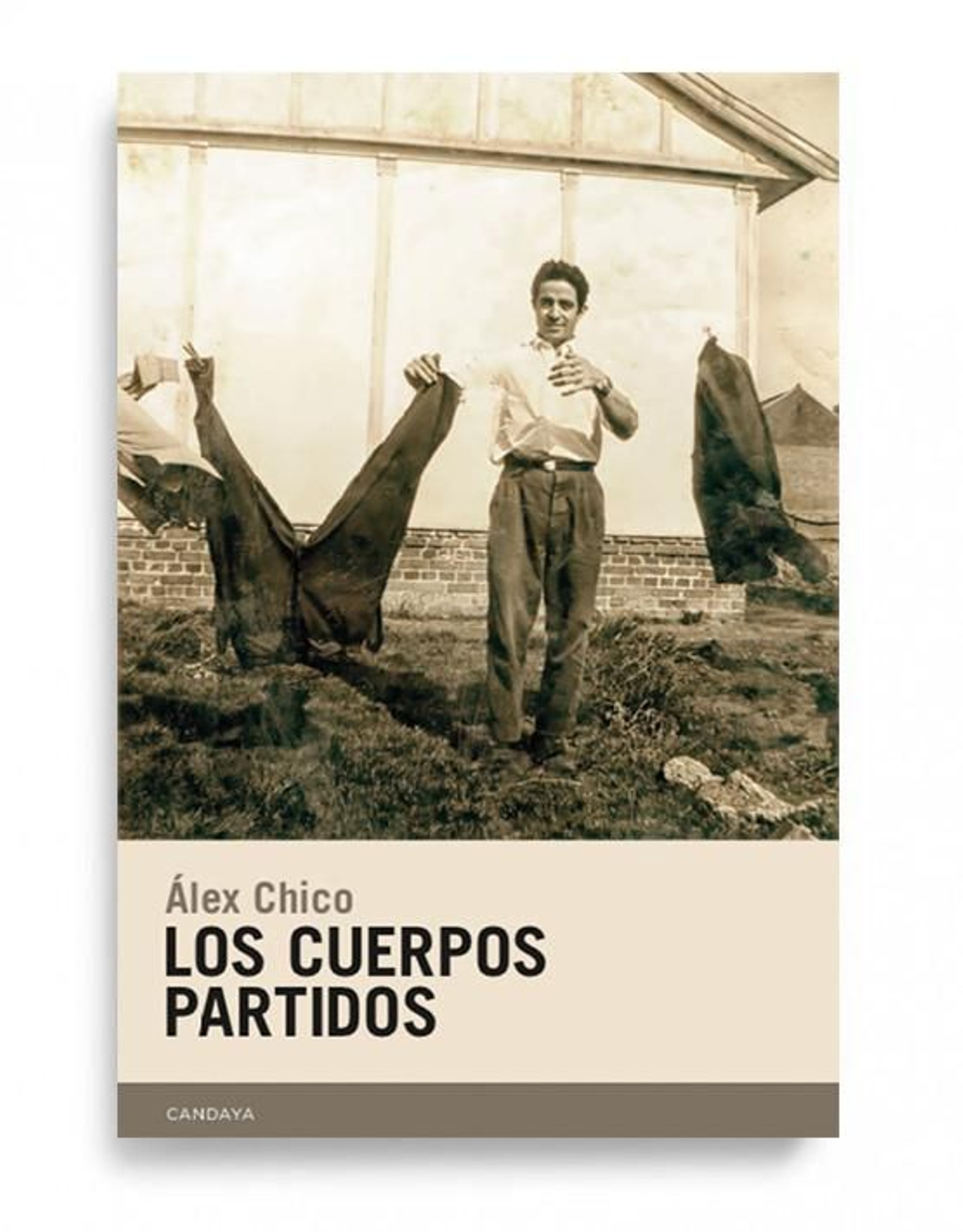 Portada del libro 'Los cuerpos partidos' de Álex Chico. Portada del libro 'Los cuerpos partidos' de Álex Chico.