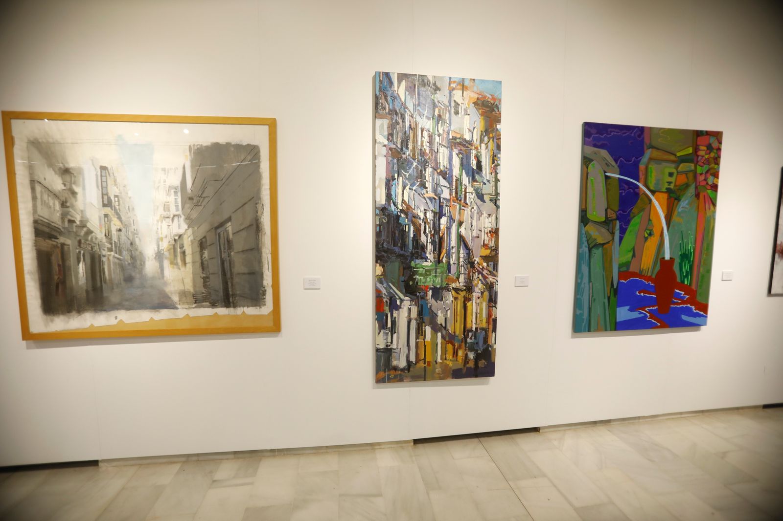 La exposición del Teatro Cómico de Córdoba sobre los 20 años de la Fundación Gala, en imágenes