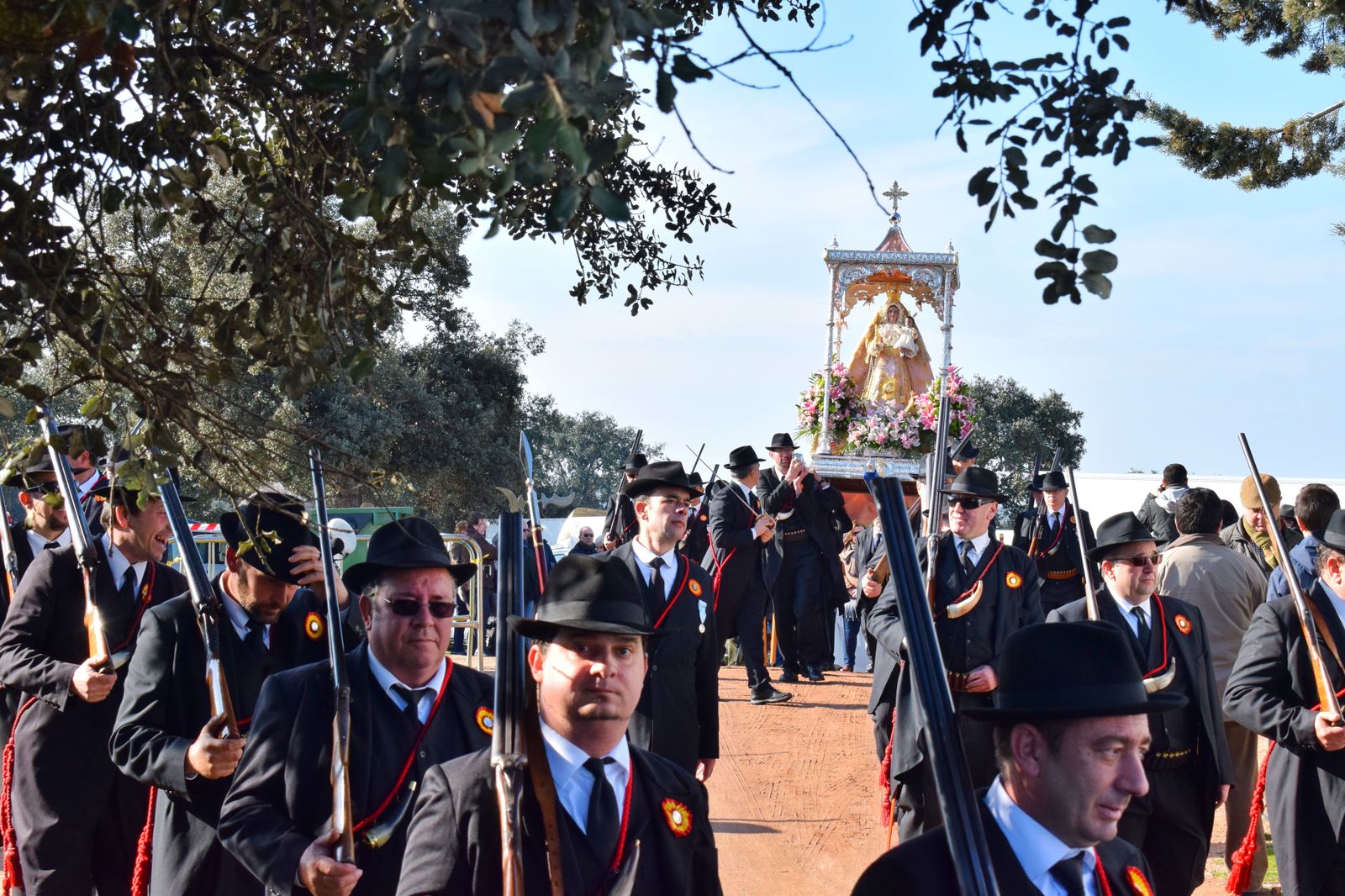 Miles de personas celebran la romería de la Virgen de Luna en Pozoblanco