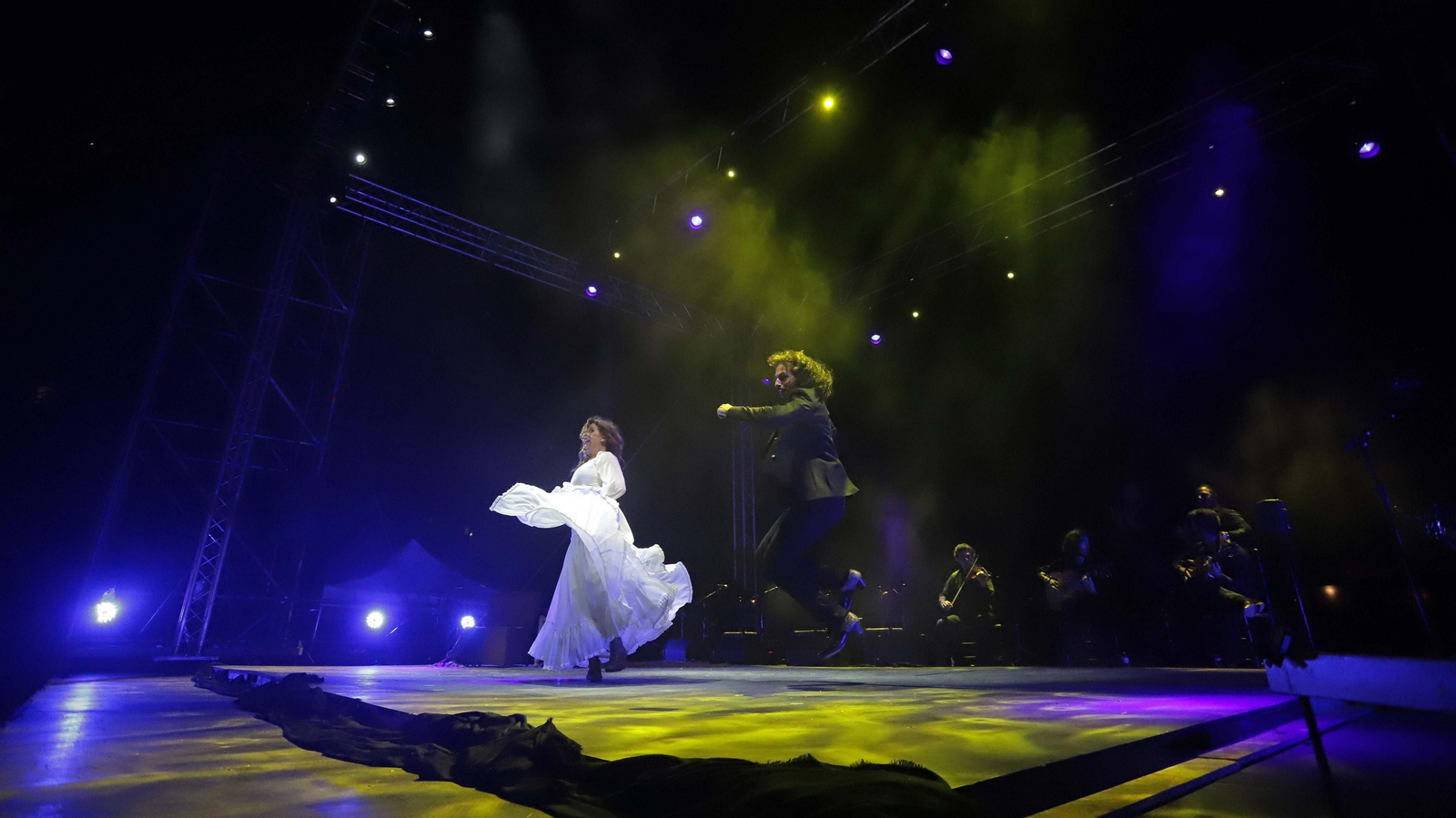 Fotos del espectáculo de José Manuel León y Mónika Bellido en Algeciras