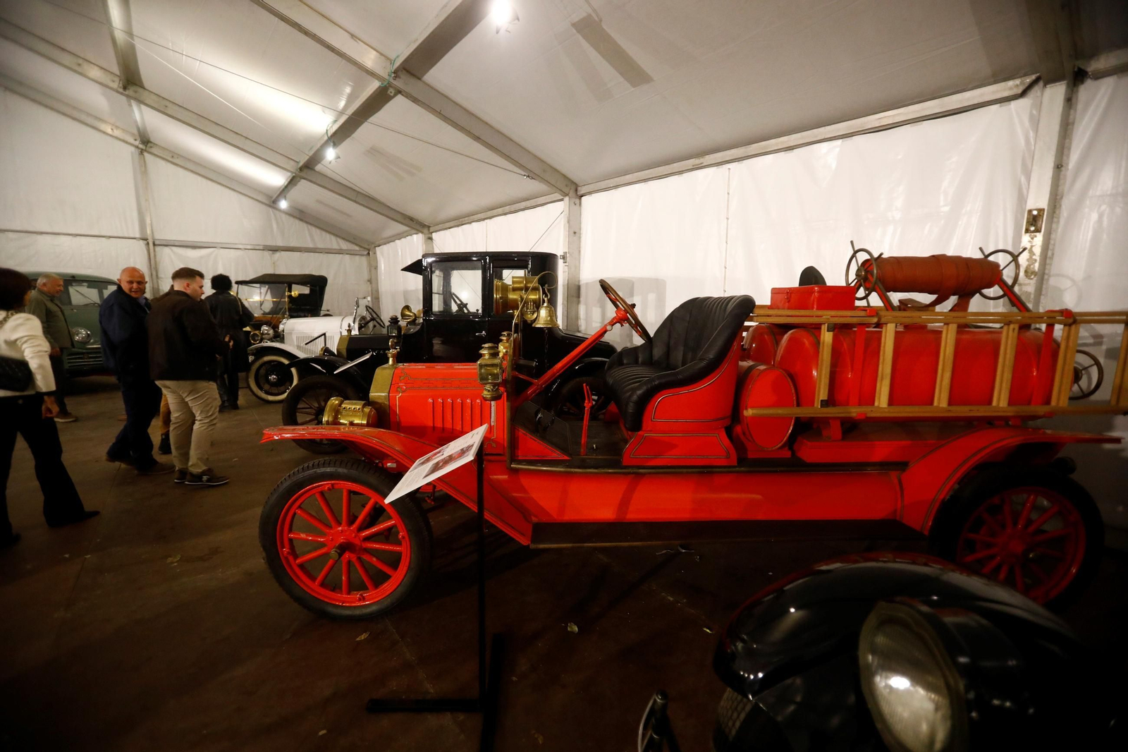 Un paseo en imágenes por la Exposición de la Historia del Automovilismo en Córdoba