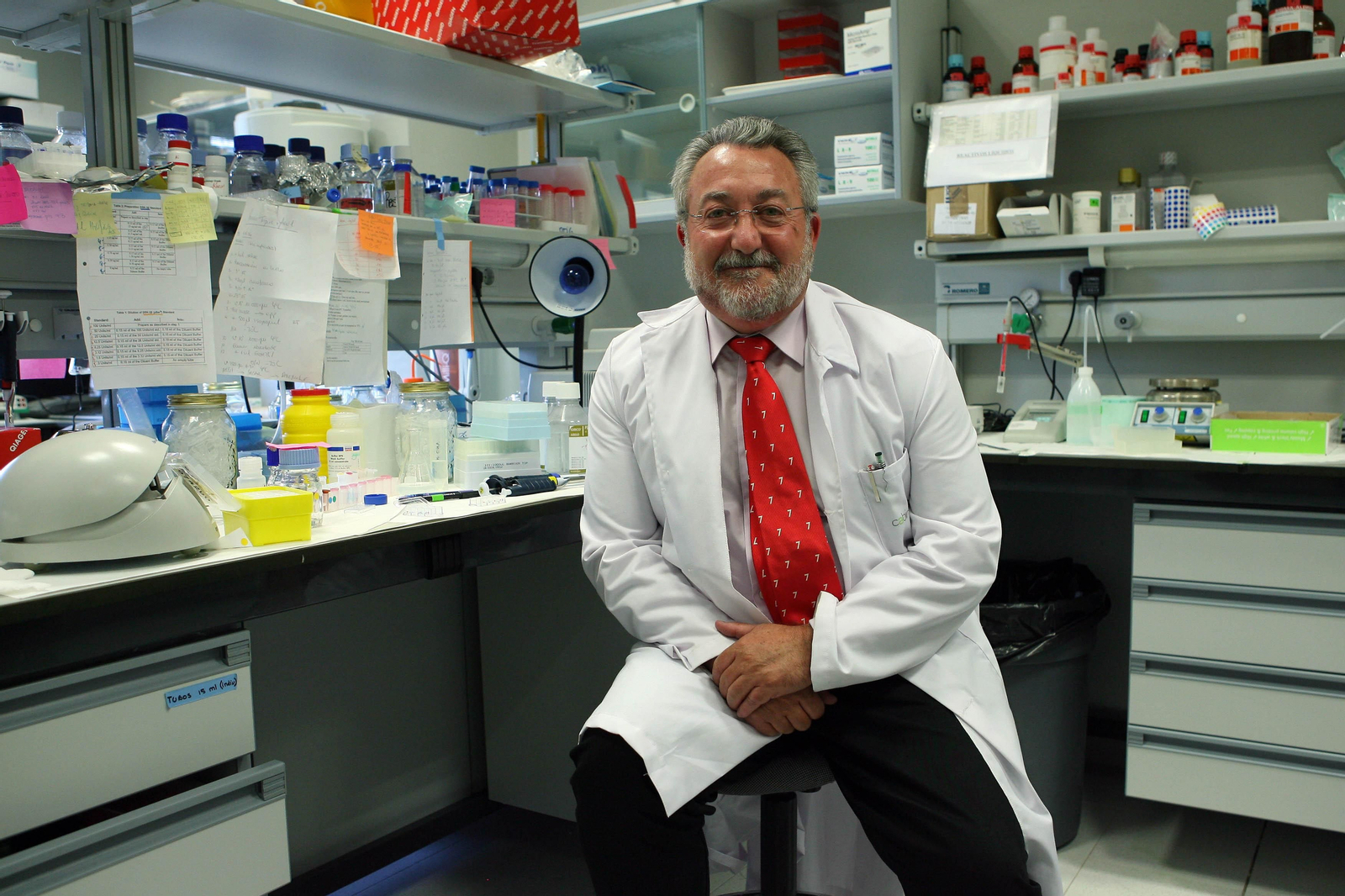 El científico Bernat Soria, en su laboratorio en el año 2013.