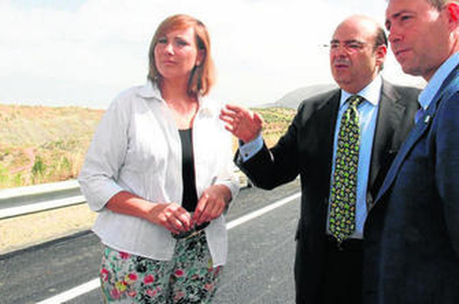 María José Pino acompañada por Sebastián Pérez, presidente provincial del PP, en una reciente visita a Alfacar.