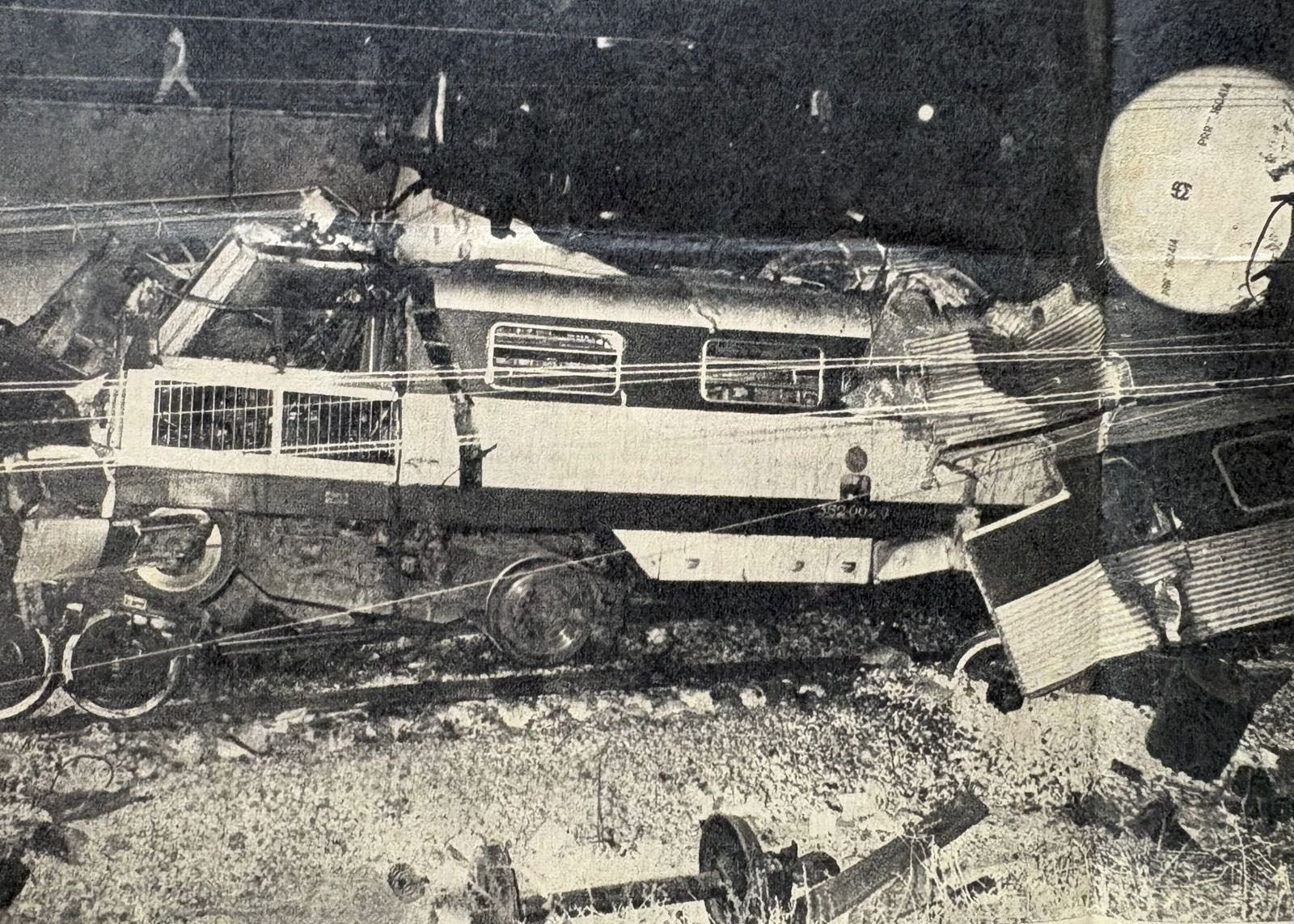 Imagen de la colisión de un Talgo de la línea Málaga-Madrid contra un convoy de mercancias en septiembre de 1971 en Jaén.