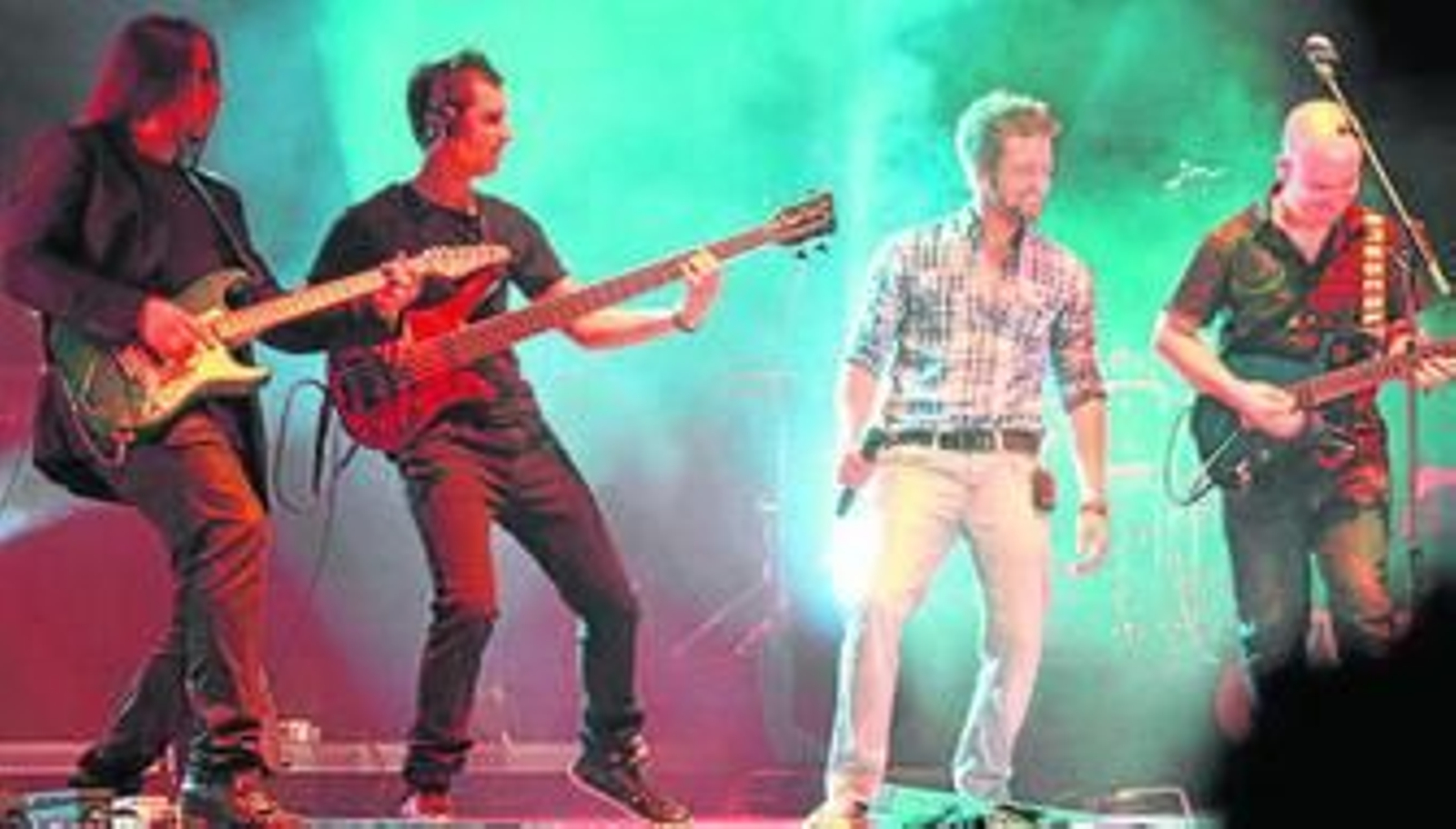 Antonio de Haro (bajo) formó parte de la banda que acompañó a Pablo Alborán en Carboneras.