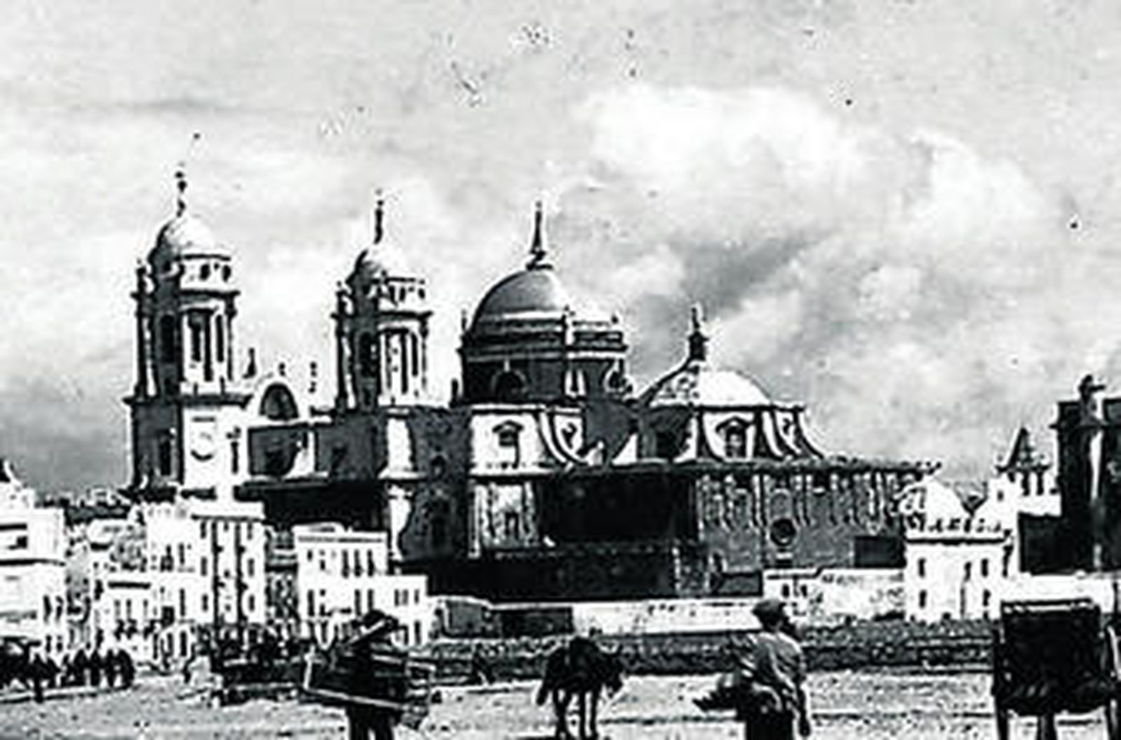 Más de ocho mil gaditanos reciben la comunión