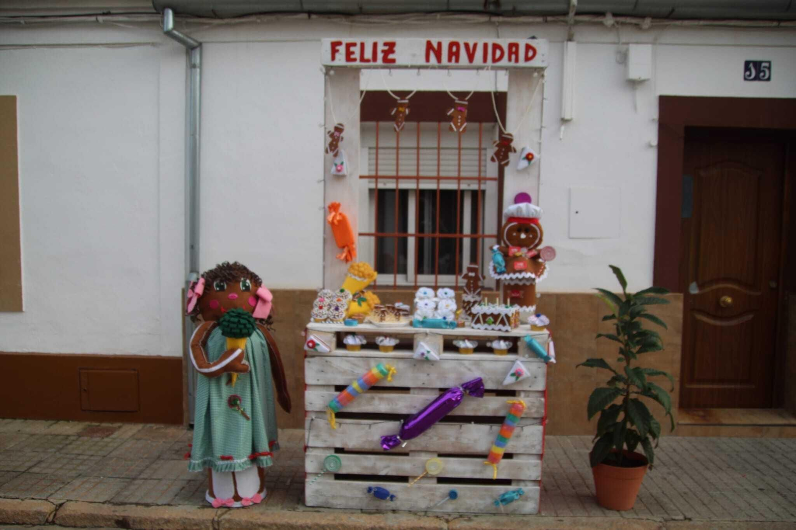 Un paseo en fotografías por la Navidad de Villafranca, el pueblo de Córdoba del reciclaje y la imaginación