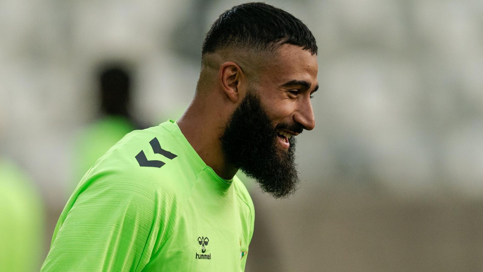 Nabil Fekir durante el entrenamiento del equipo en Eslovaquia