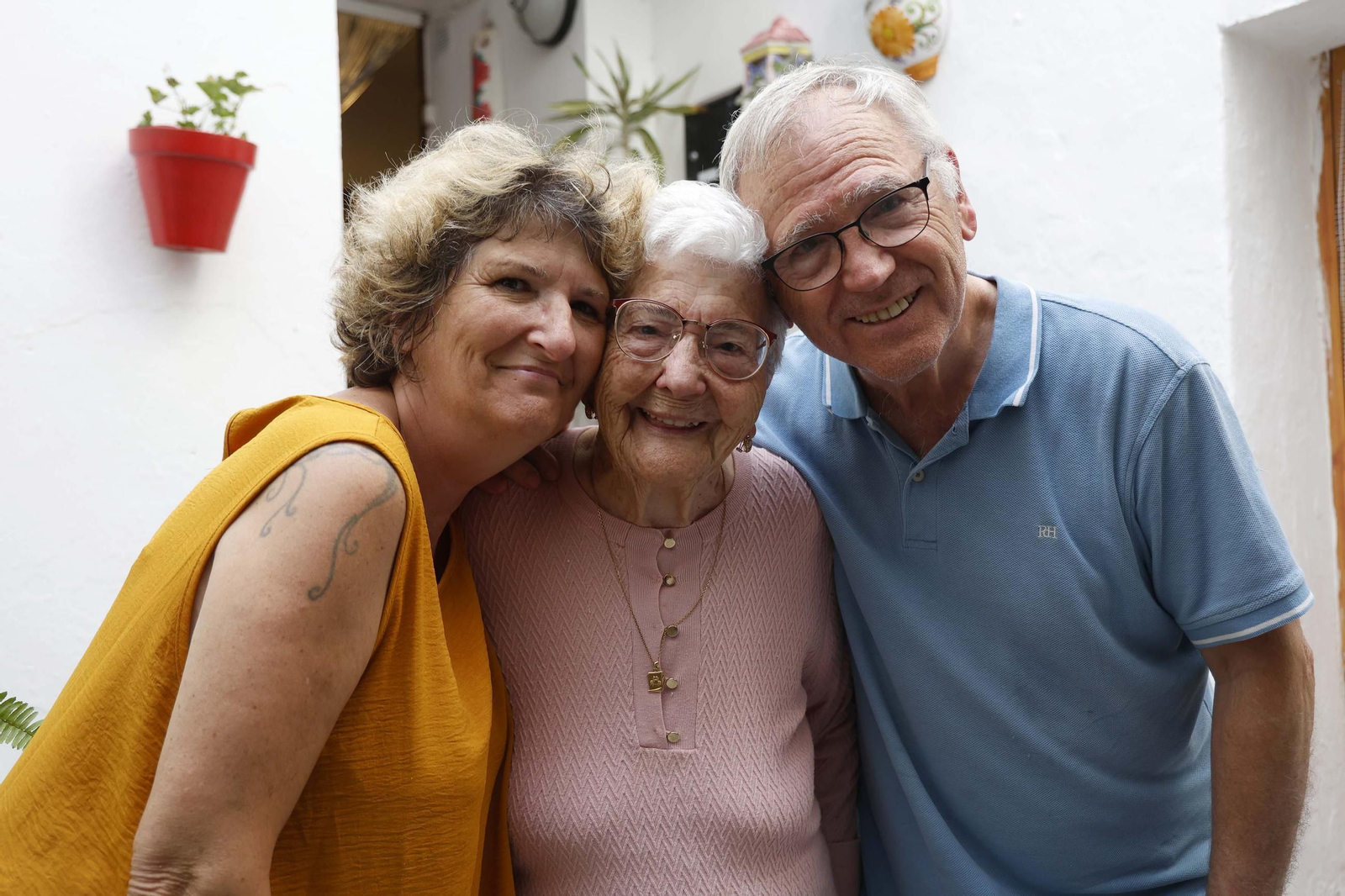 La vecina de Tarifa Juana Medero cumple 100 años rodeada de su familia